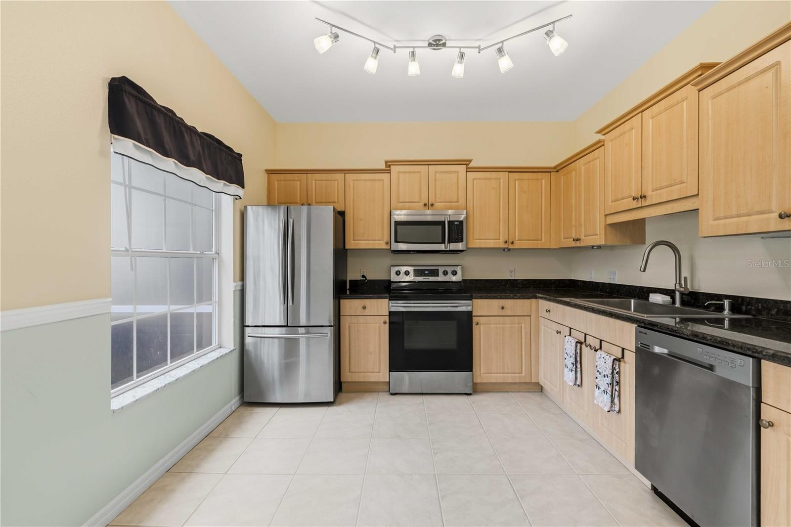 CAROLINA LANDINGS AT UNIV PLACE CONDO A - Residential