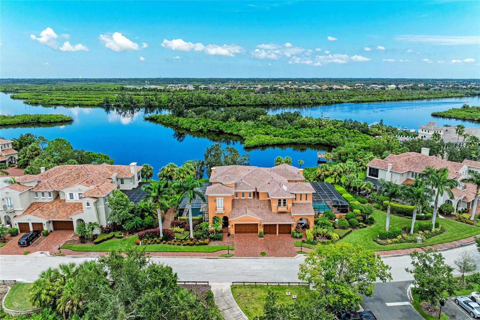 1025 FISH HOOK COVE