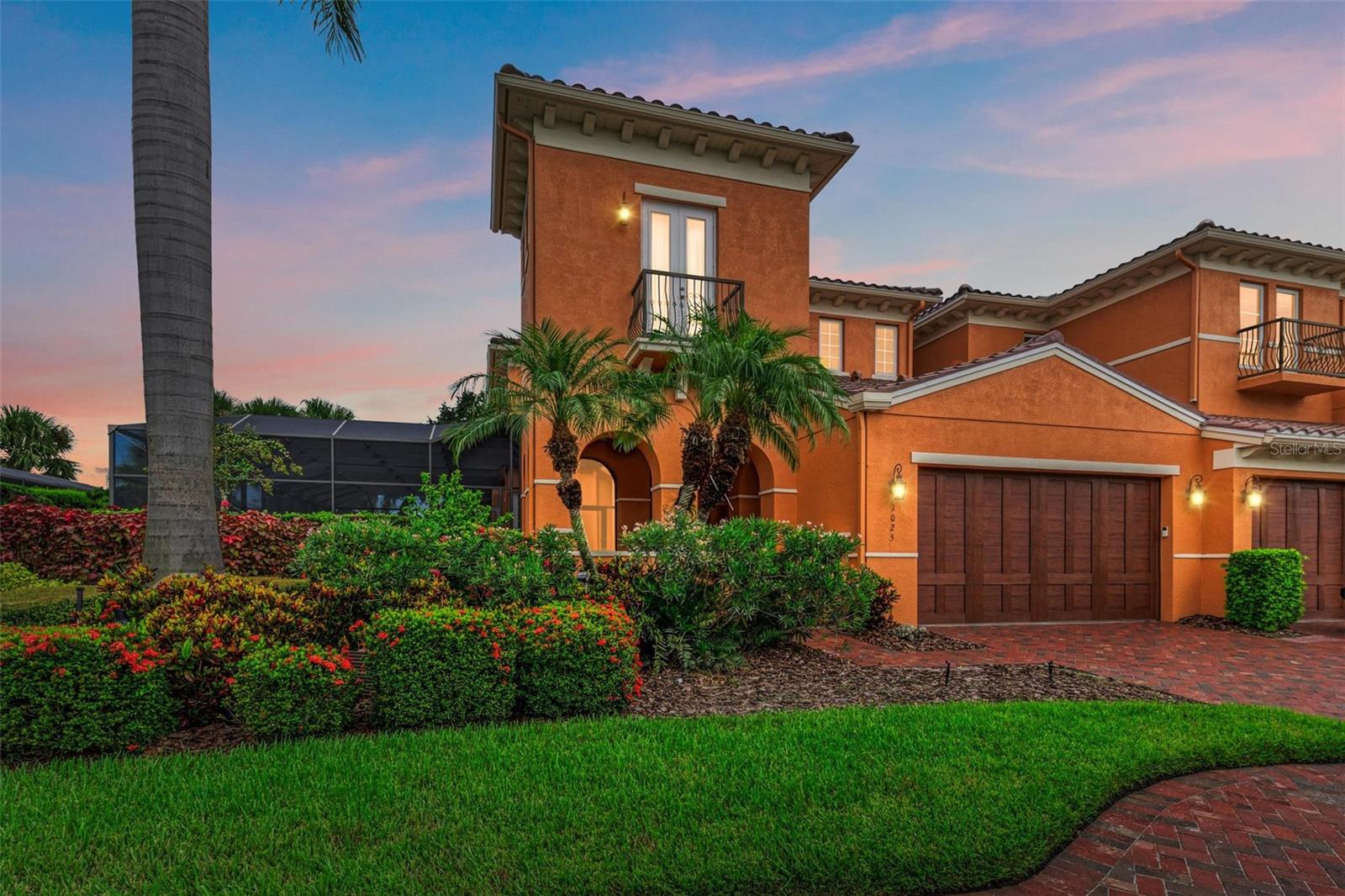 1025 FISH HOOK COVE