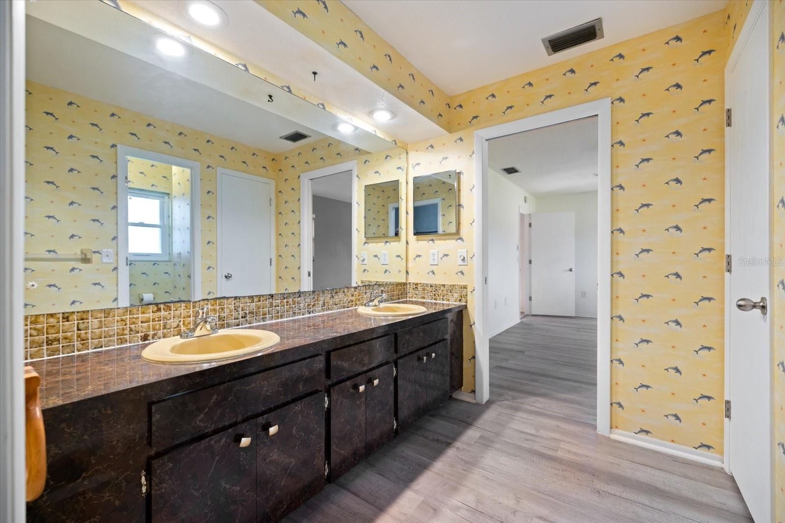 SOUTH VENICE - Residential