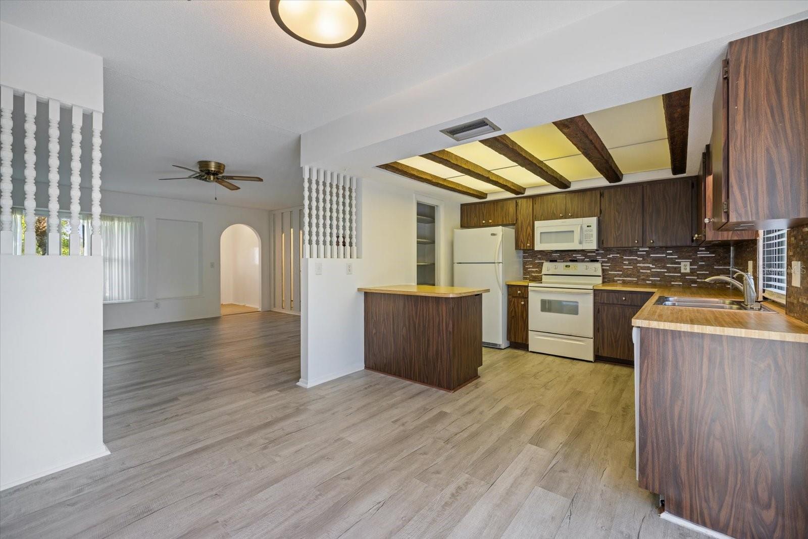 SOUTH VENICE - Residential