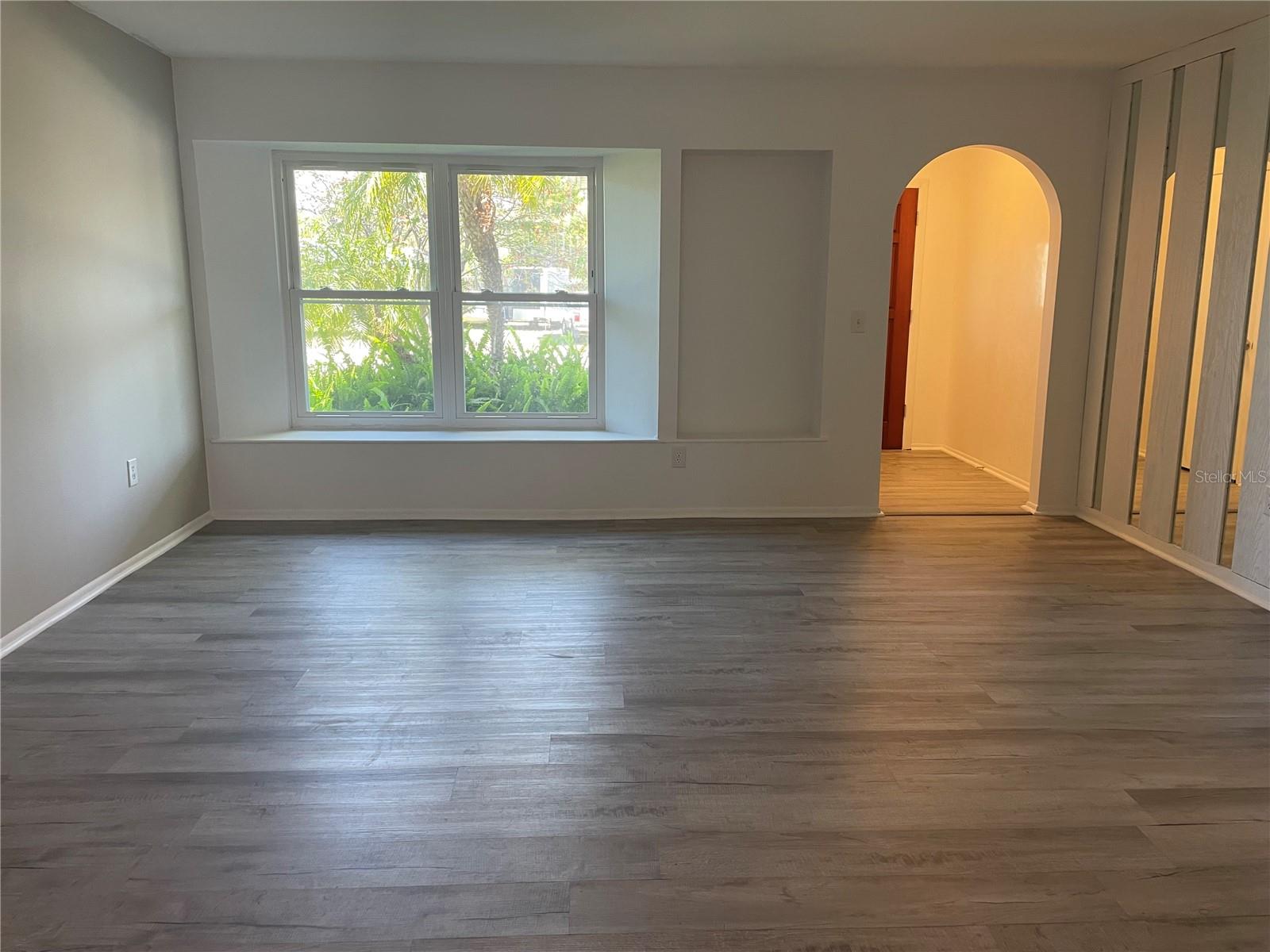 SOUTH VENICE - Residential