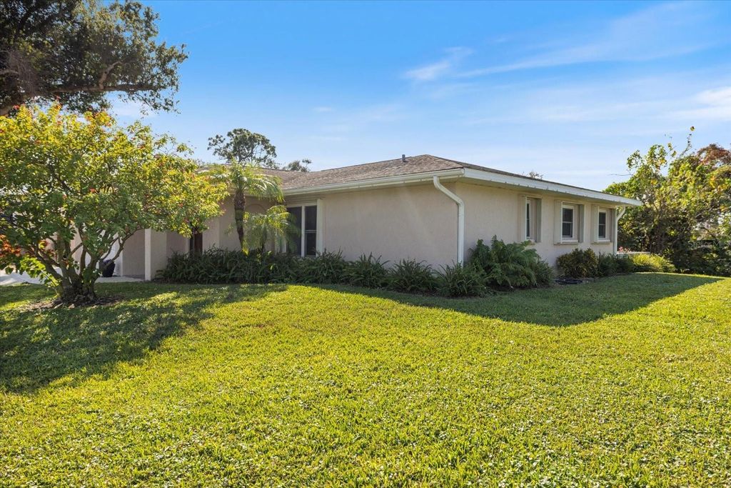 Photo of 3568 Roslyn Road, Venice, FL 34293 (MLS # N6141815)