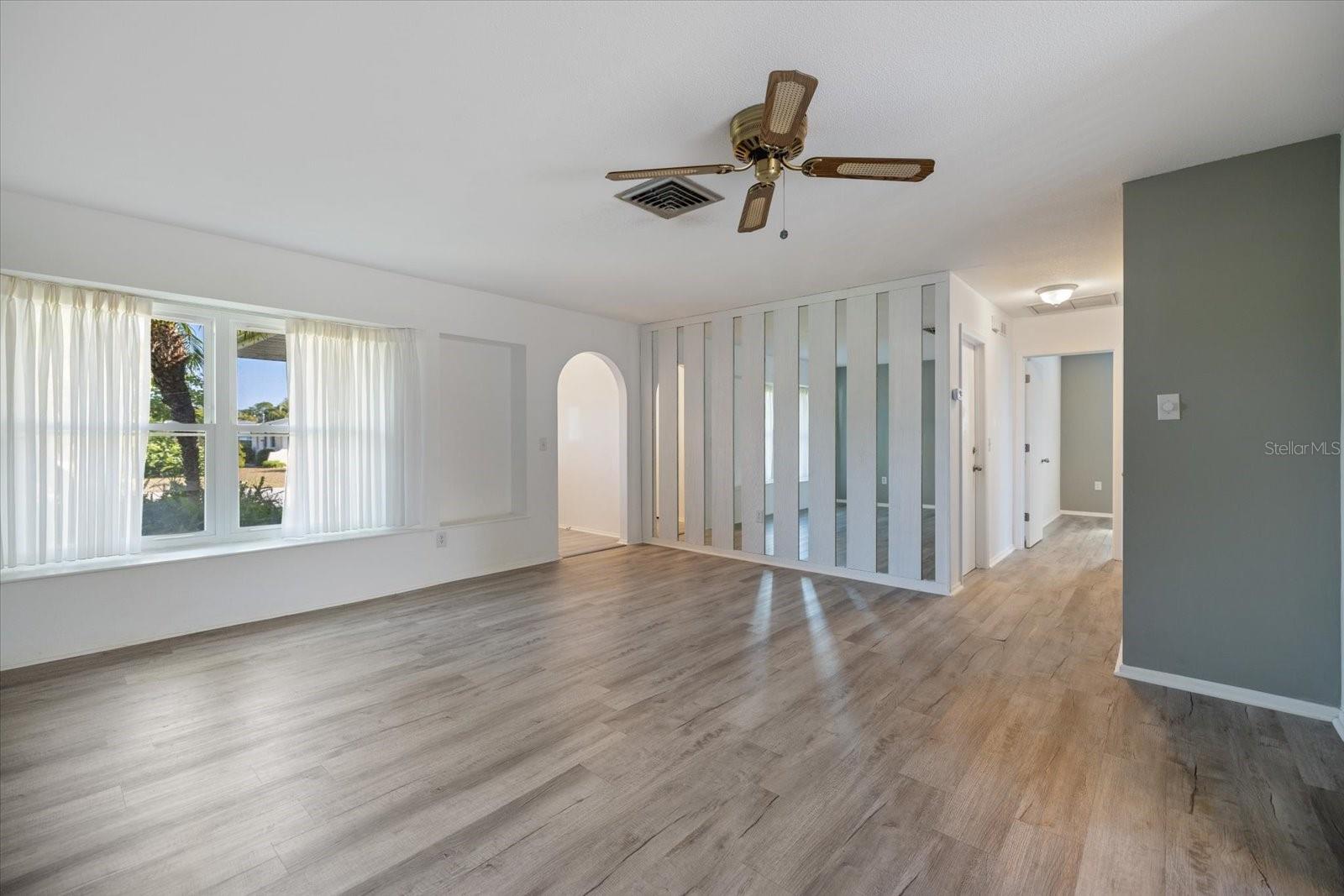 SOUTH VENICE - Residential