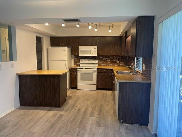 SOUTH VENICE - Residential