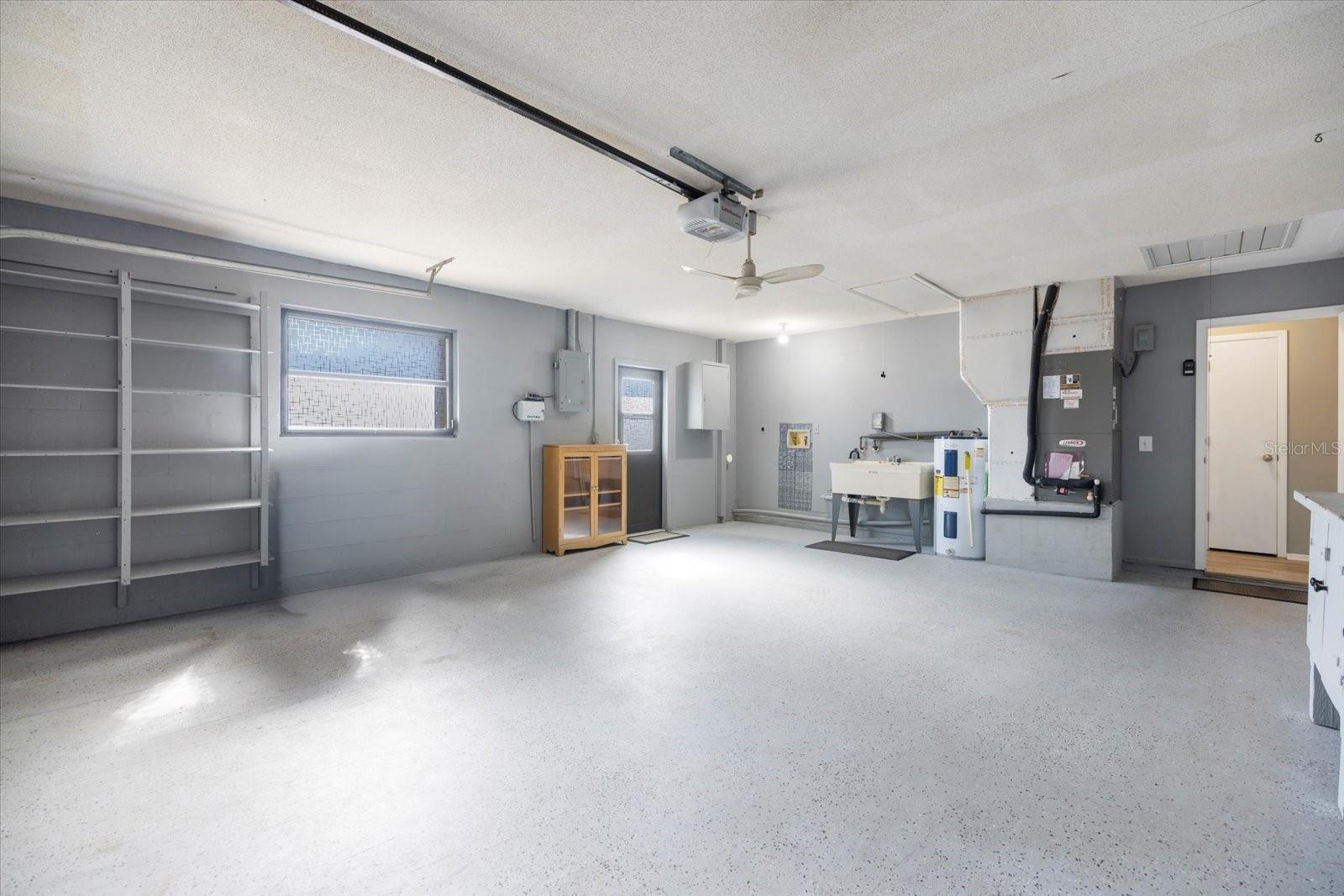 SOUTH VENICE - Residential