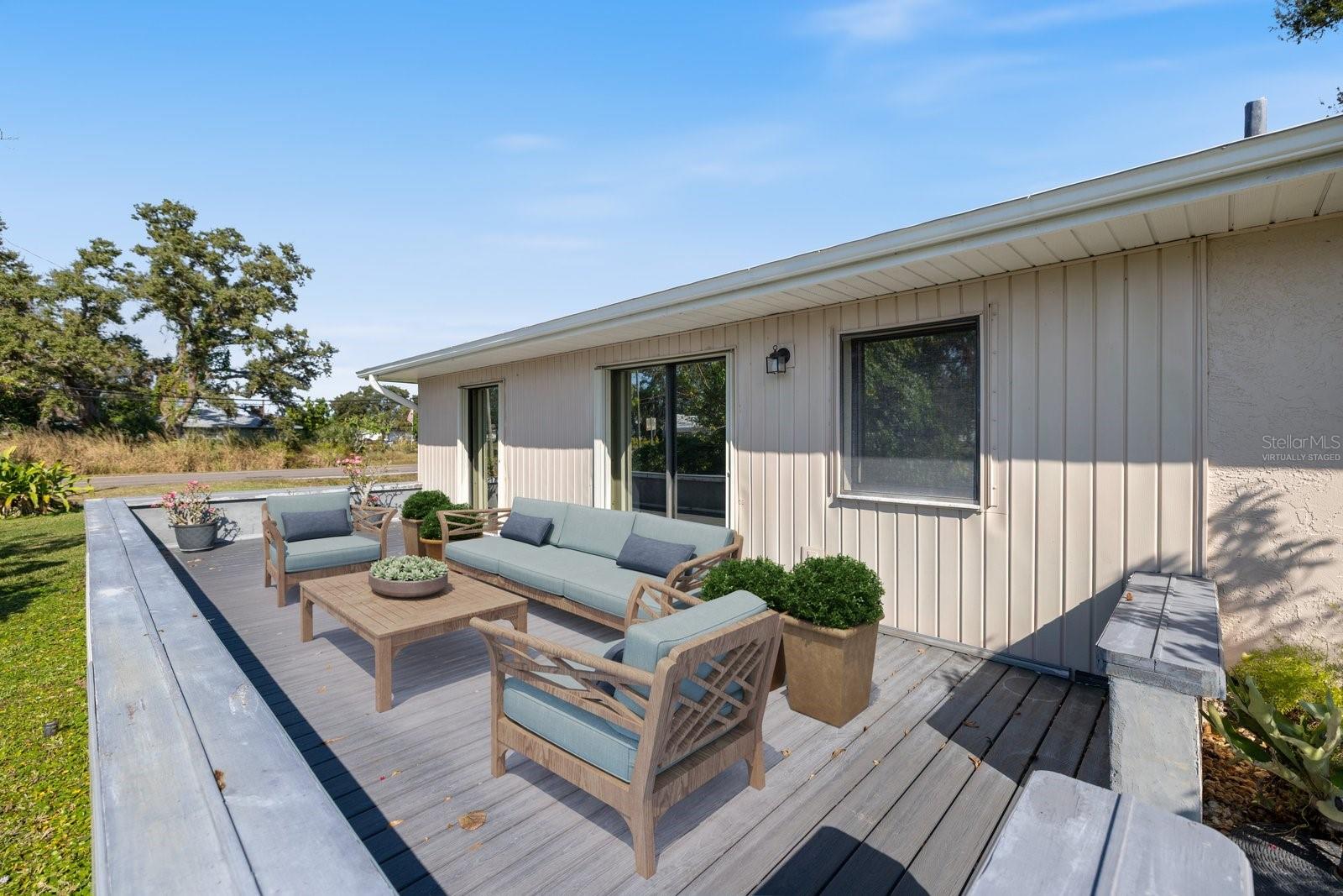 SOUTH VENICE - Residential