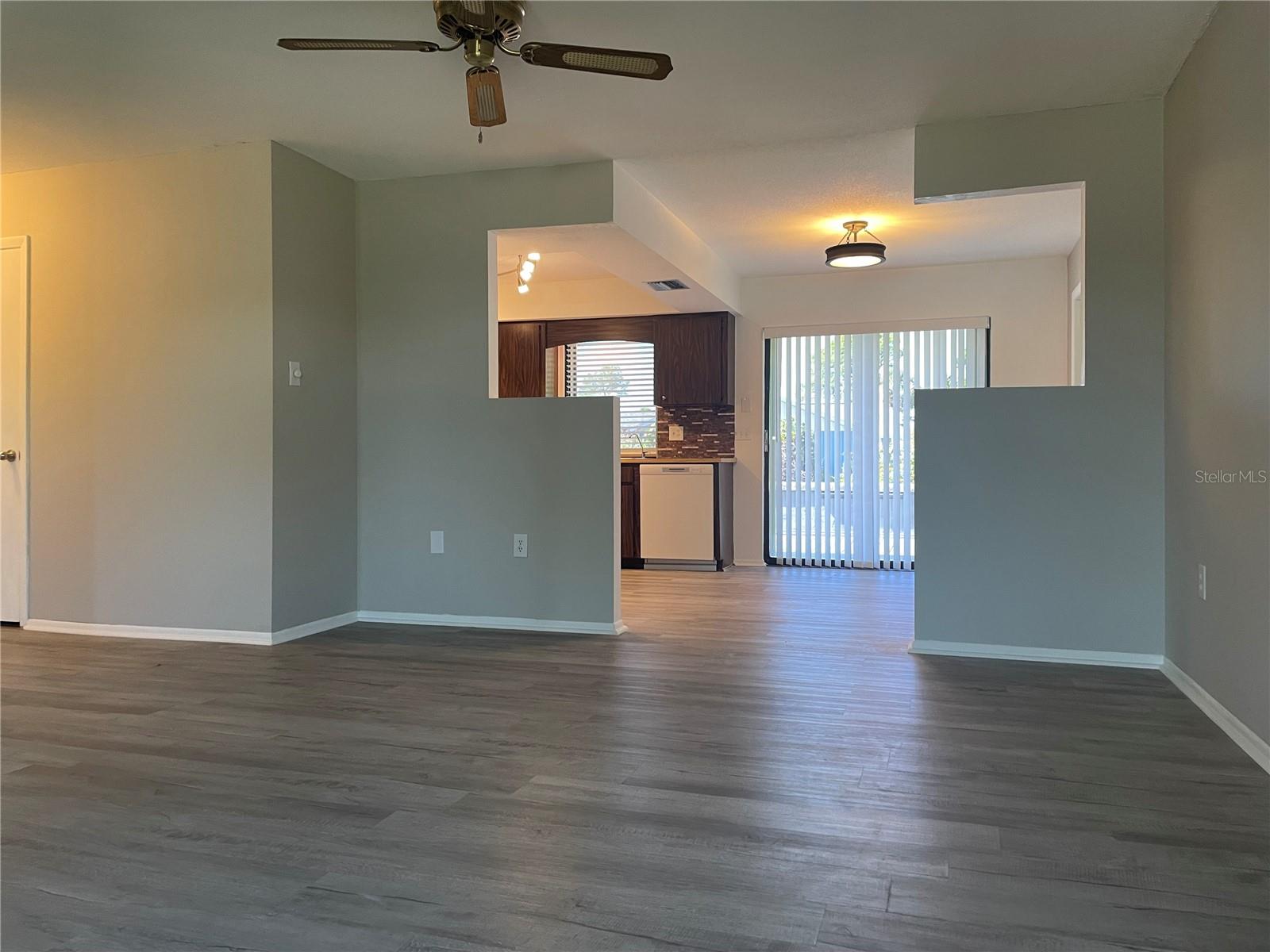 SOUTH VENICE - Residential