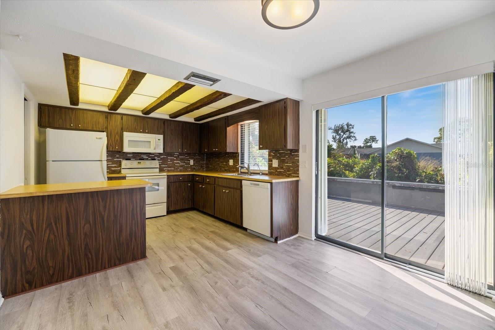 SOUTH VENICE - Residential