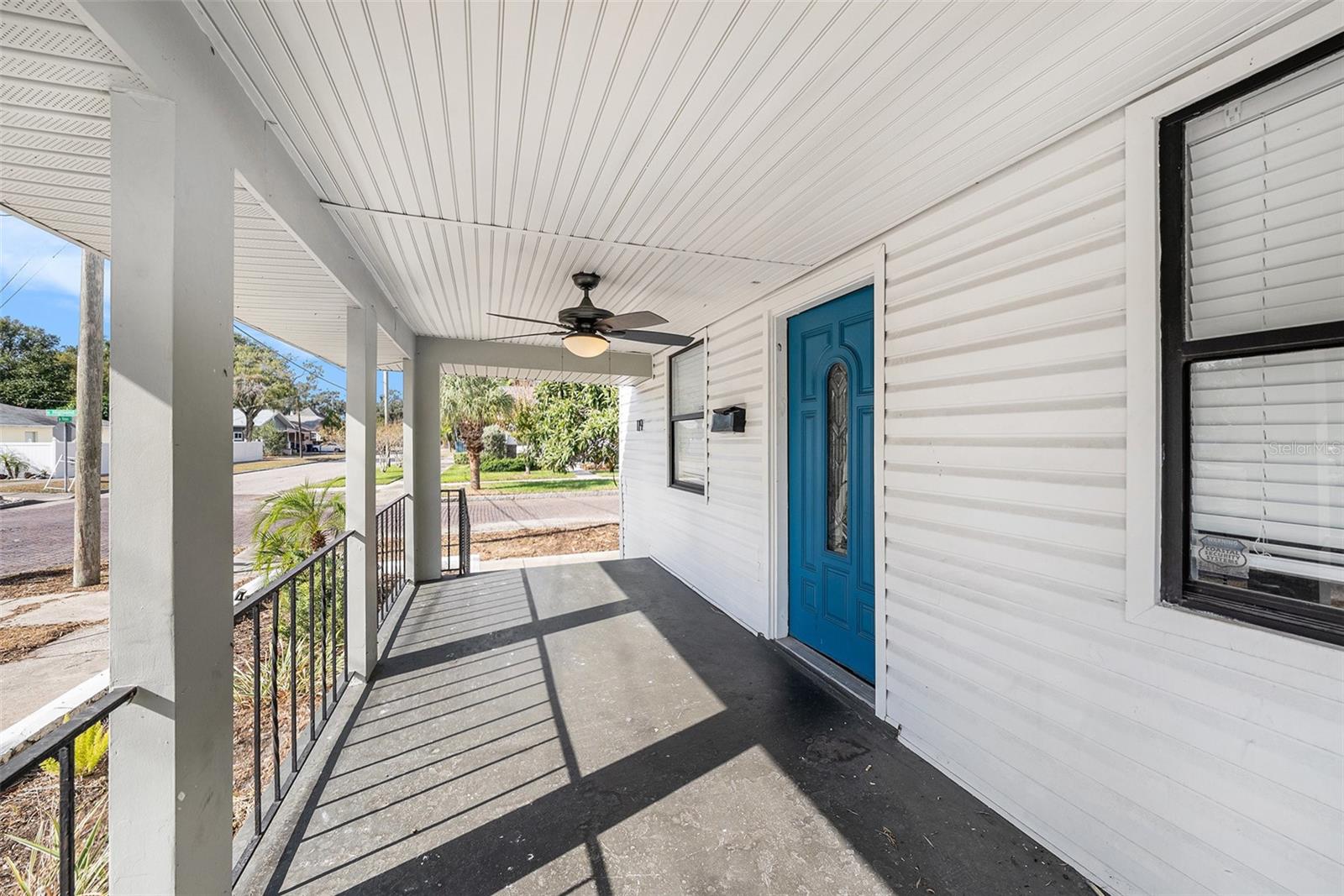 WARREN & KEYES - Residential