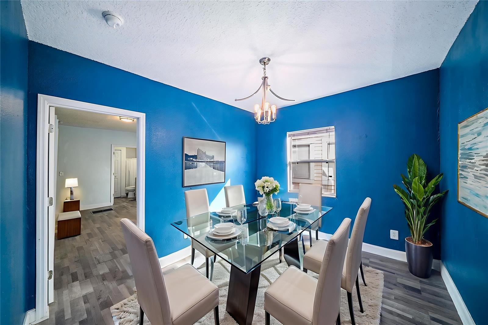 WARREN & KEYES - Residential