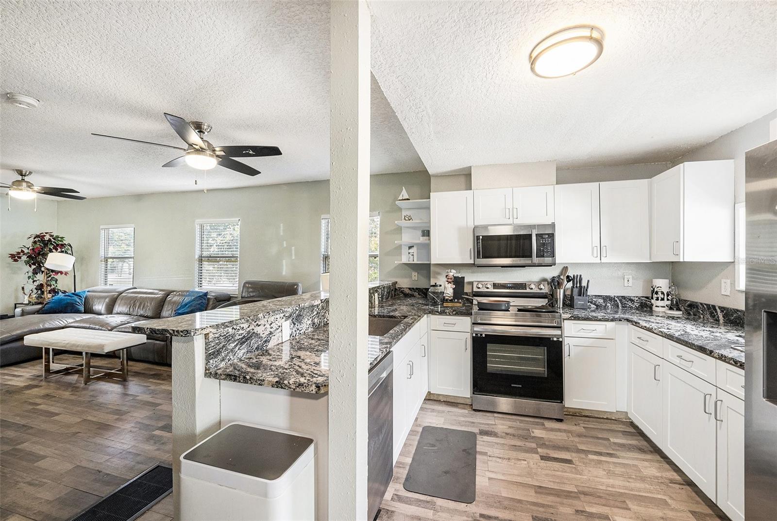 WARREN & KEYES - Residential