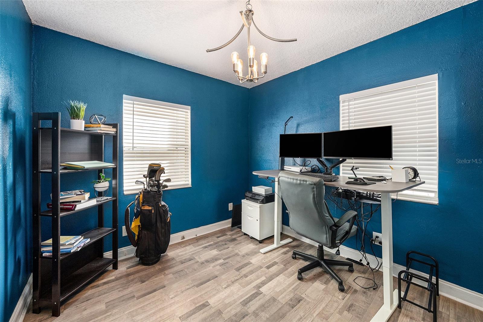 WARREN & KEYES - Residential