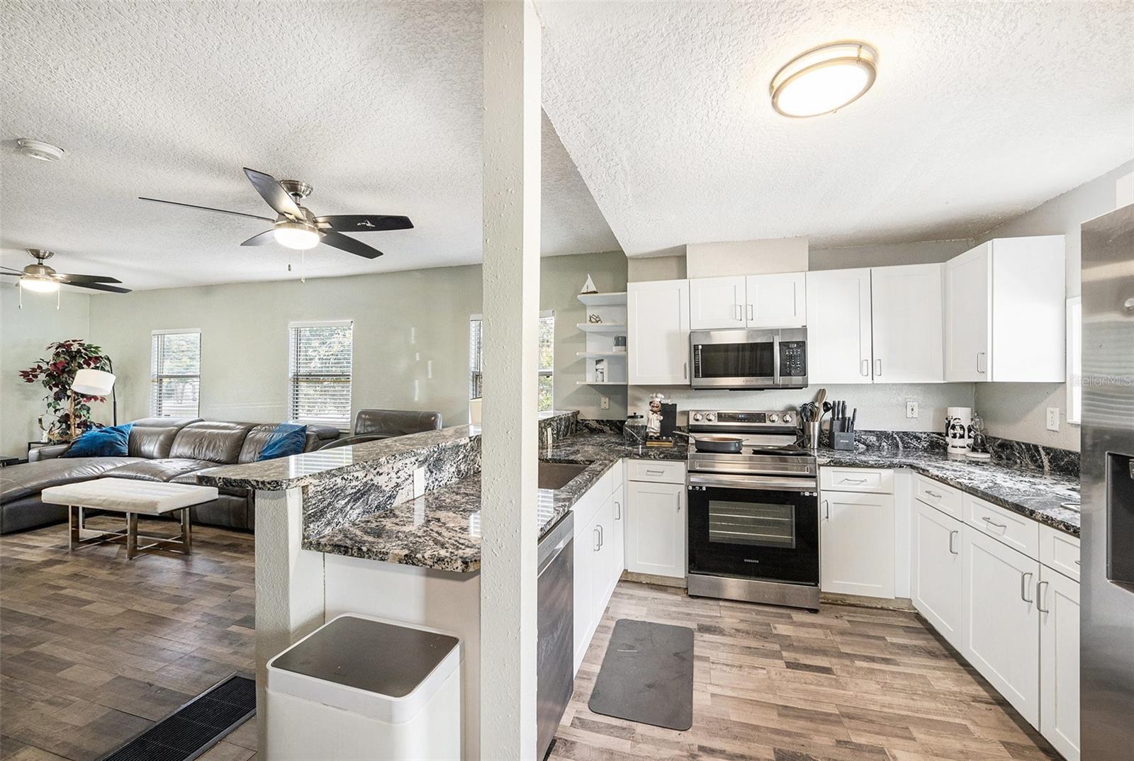 WARREN & KEYES - Residential