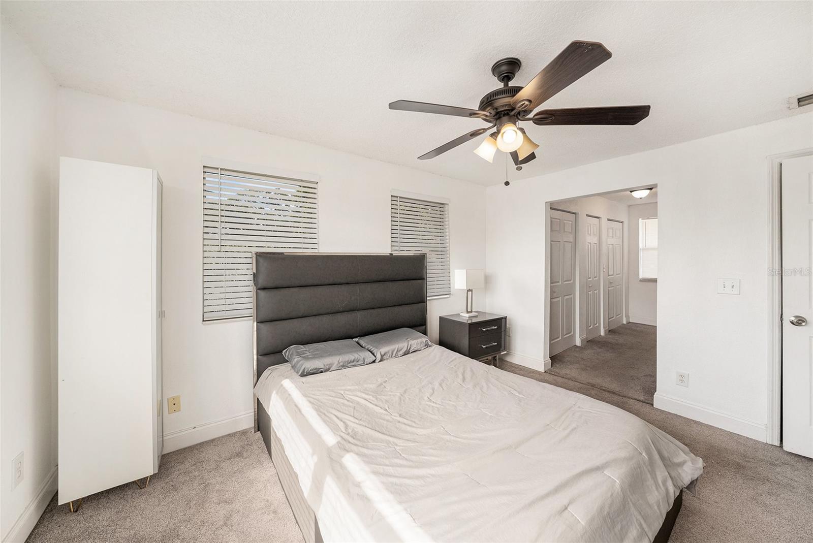 WARREN & KEYES - Residential