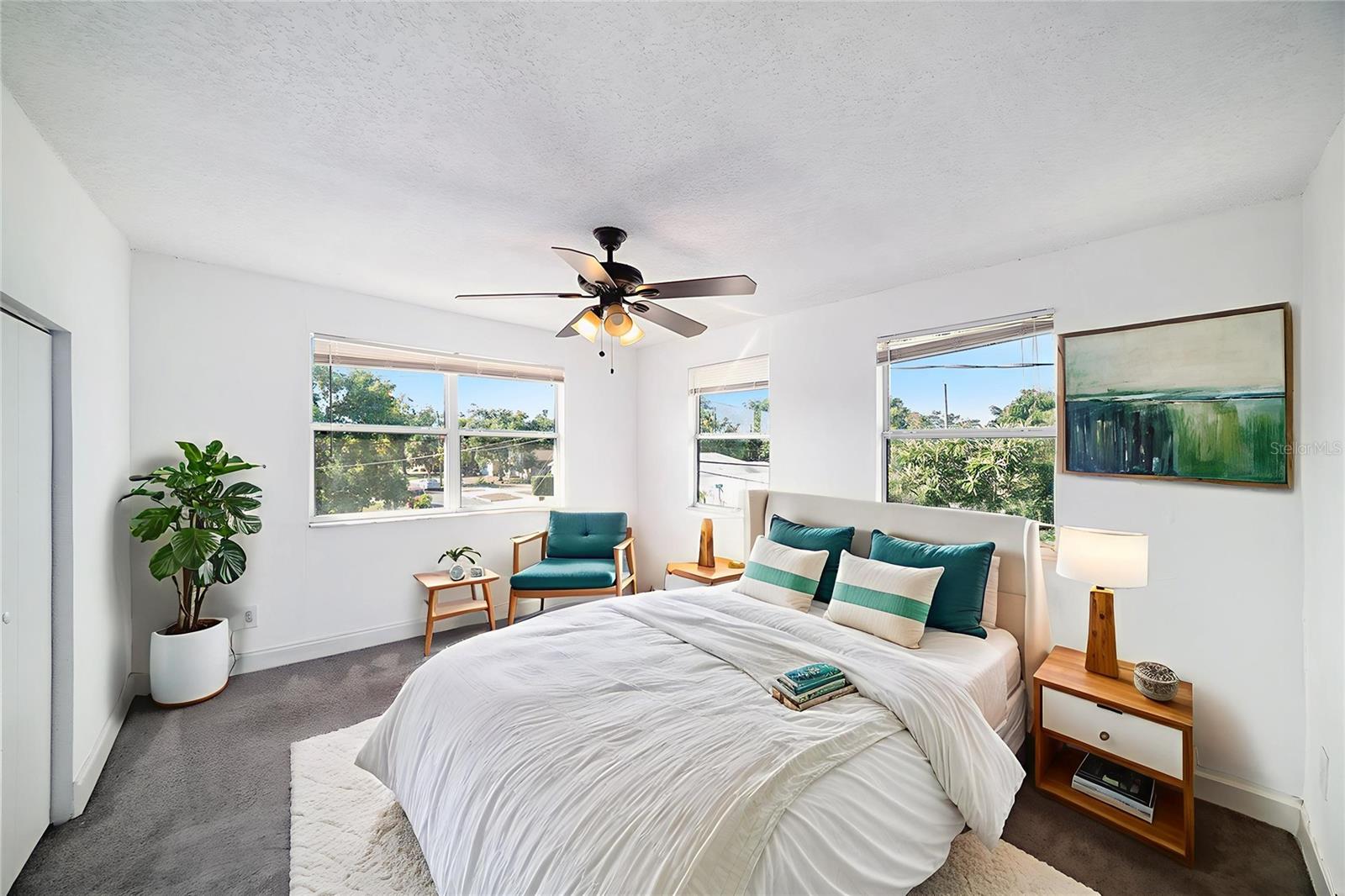 WARREN & KEYES - Residential