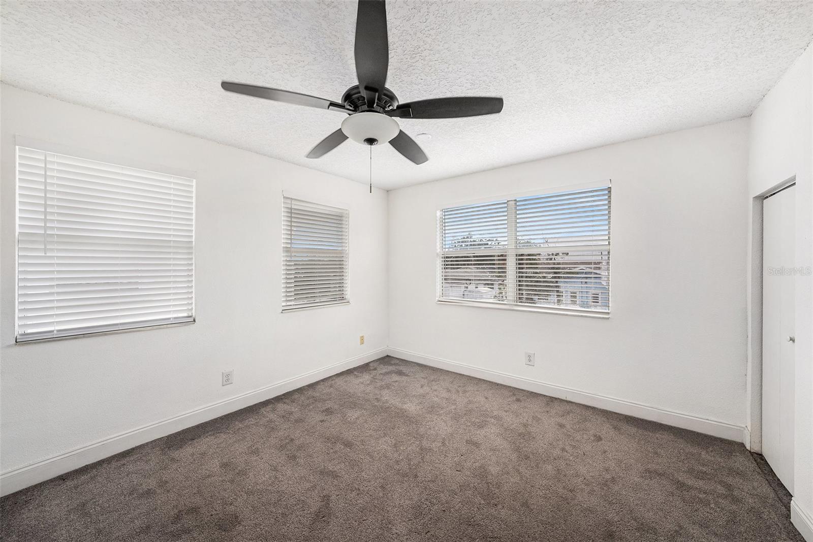 WARREN & KEYES - Residential