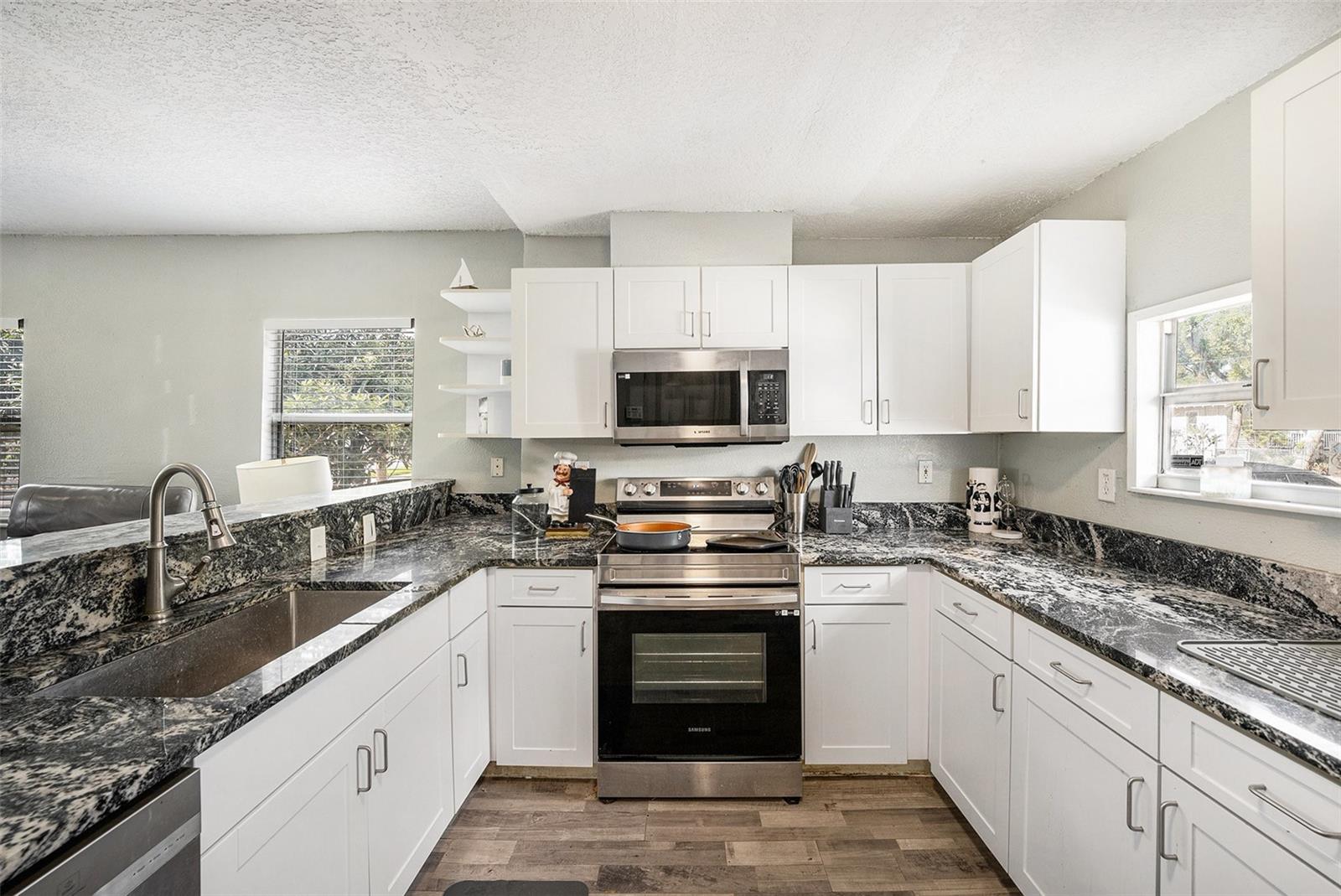 WARREN & KEYES - Residential