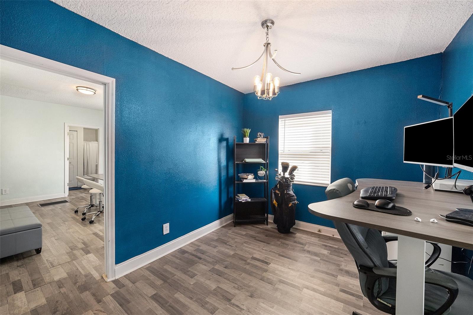 WARREN & KEYES - Residential