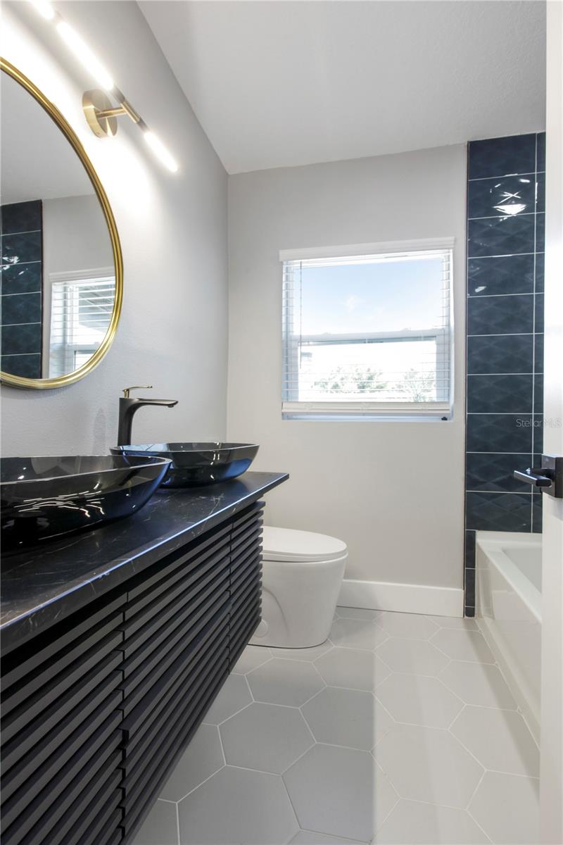 DOVER SHORES FIFTH ADD - Residential Lease