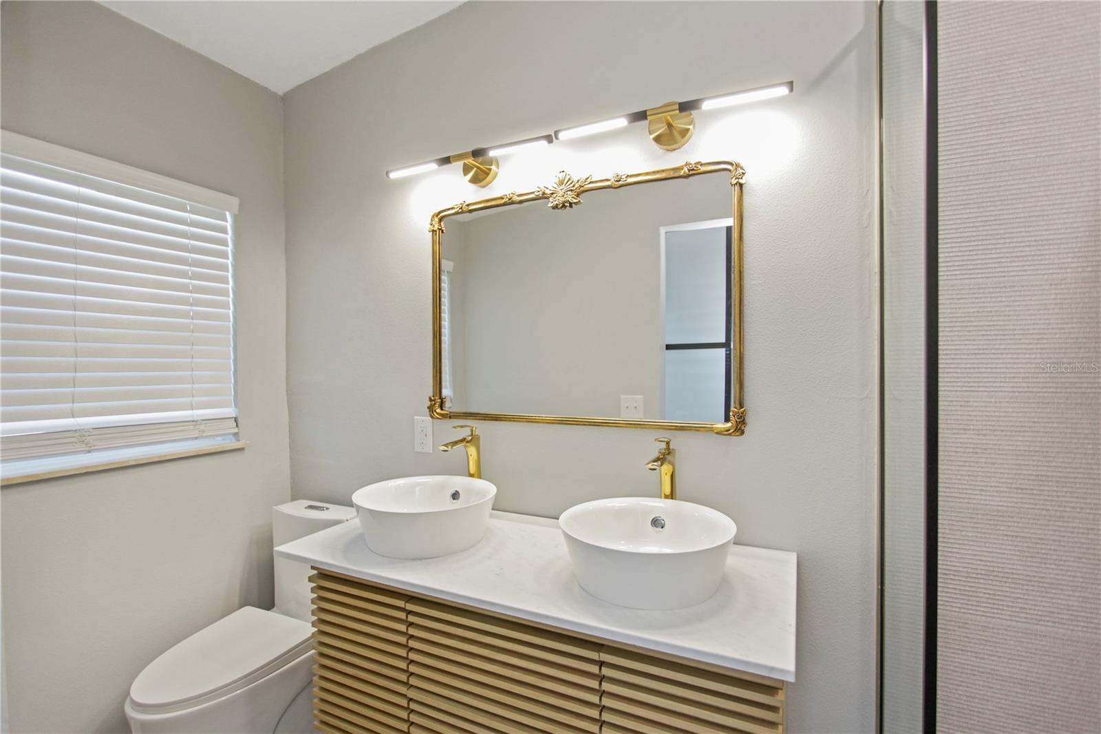 DOVER SHORES FIFTH ADD - Residential Lease