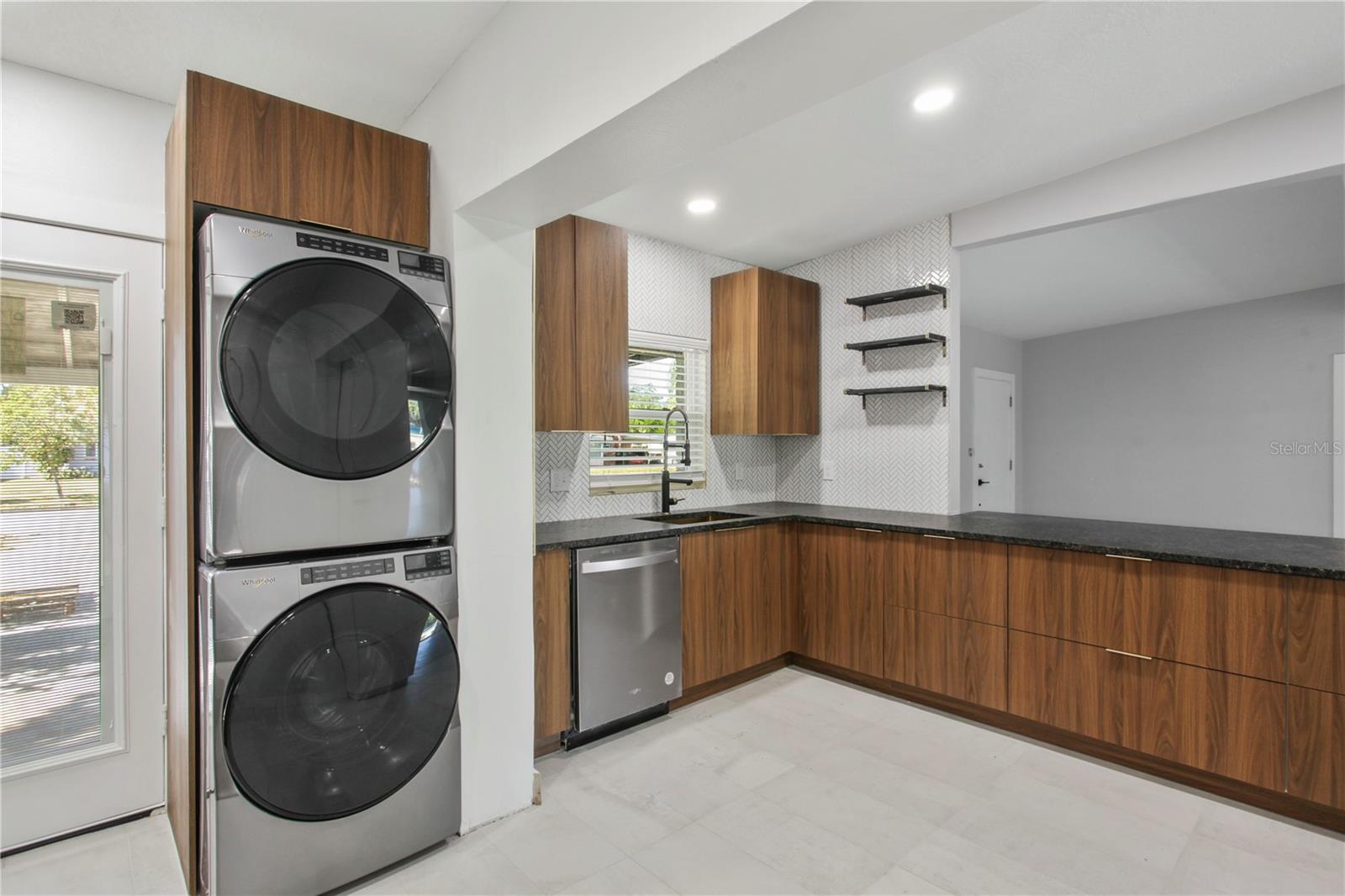 DOVER SHORES FIFTH ADD - Residential Lease