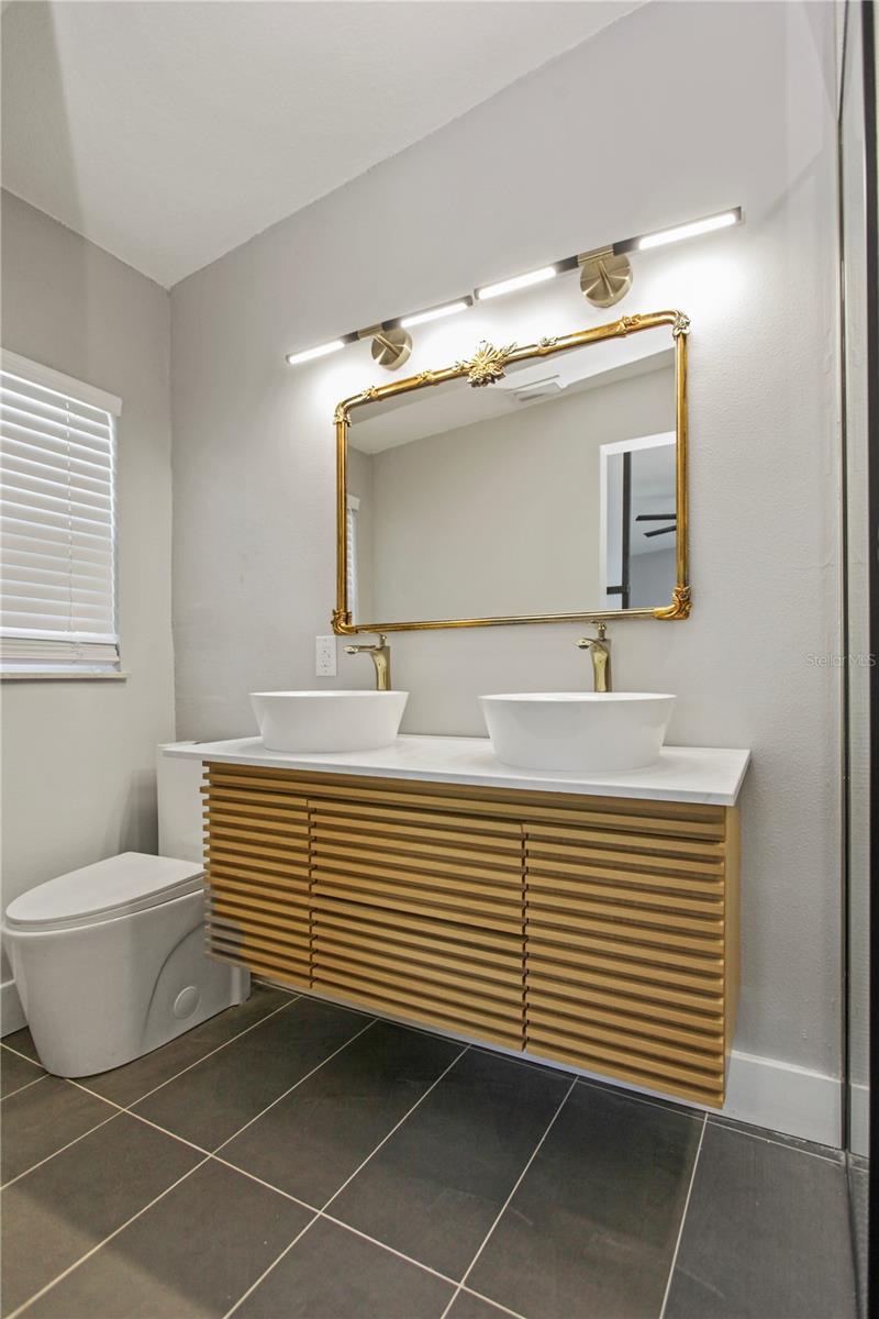 DOVER SHORES FIFTH ADD - Residential Lease