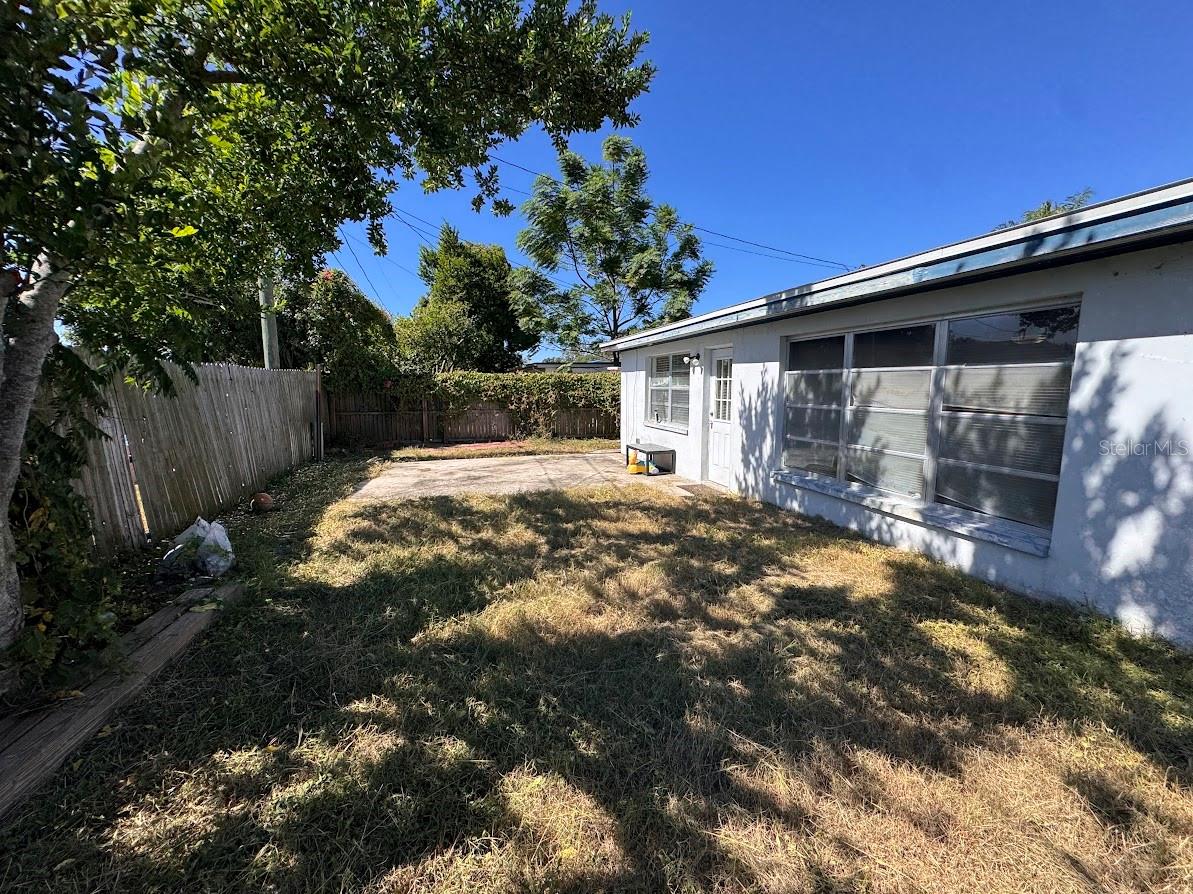 FOREST HILLS - Residential Lease