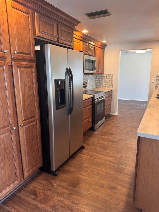 FOREST HILLS - Residential Lease