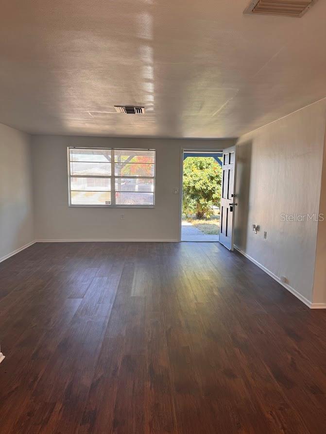 FOREST HILLS - Residential Lease