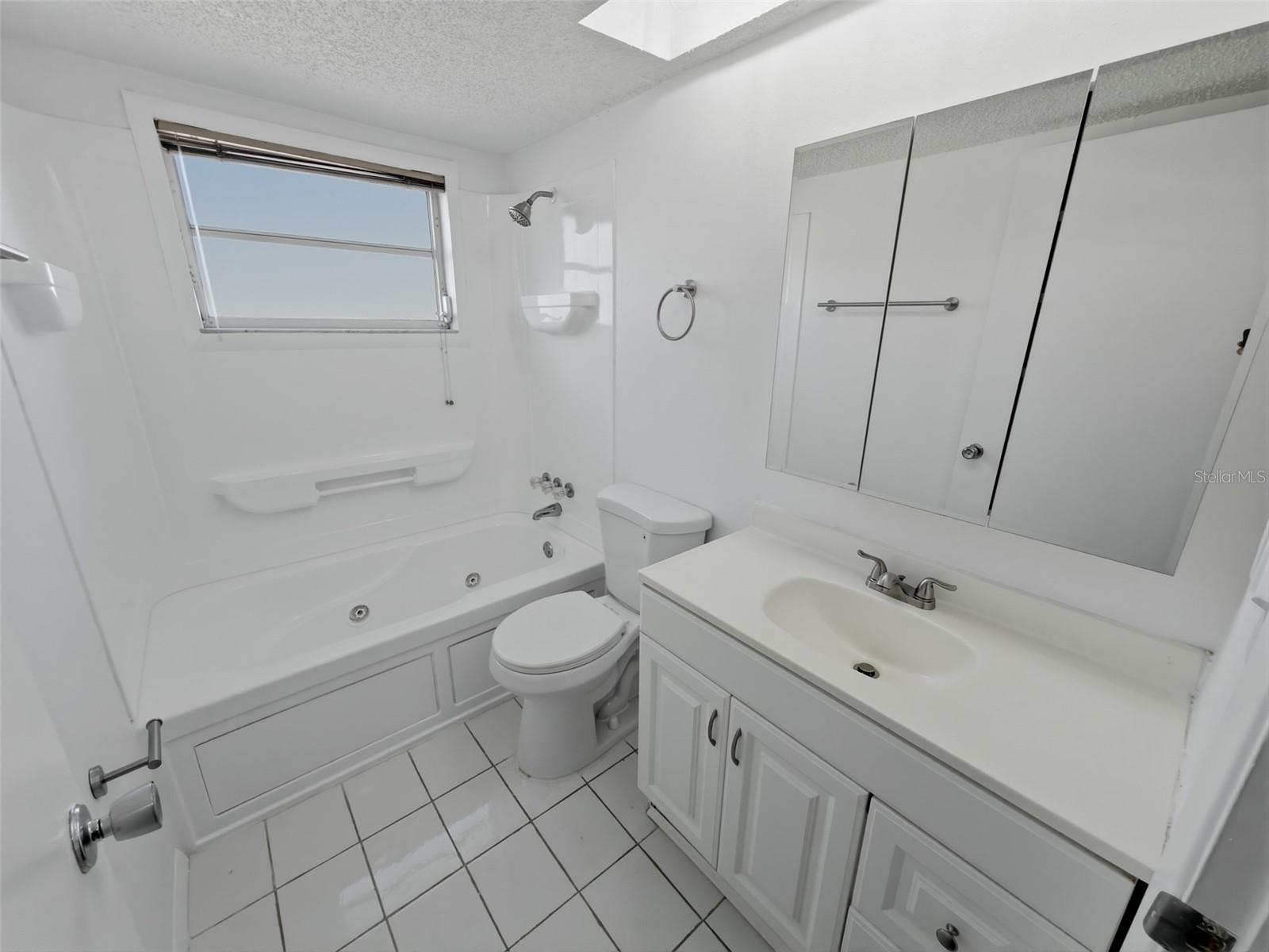 THE LAKES - Residential