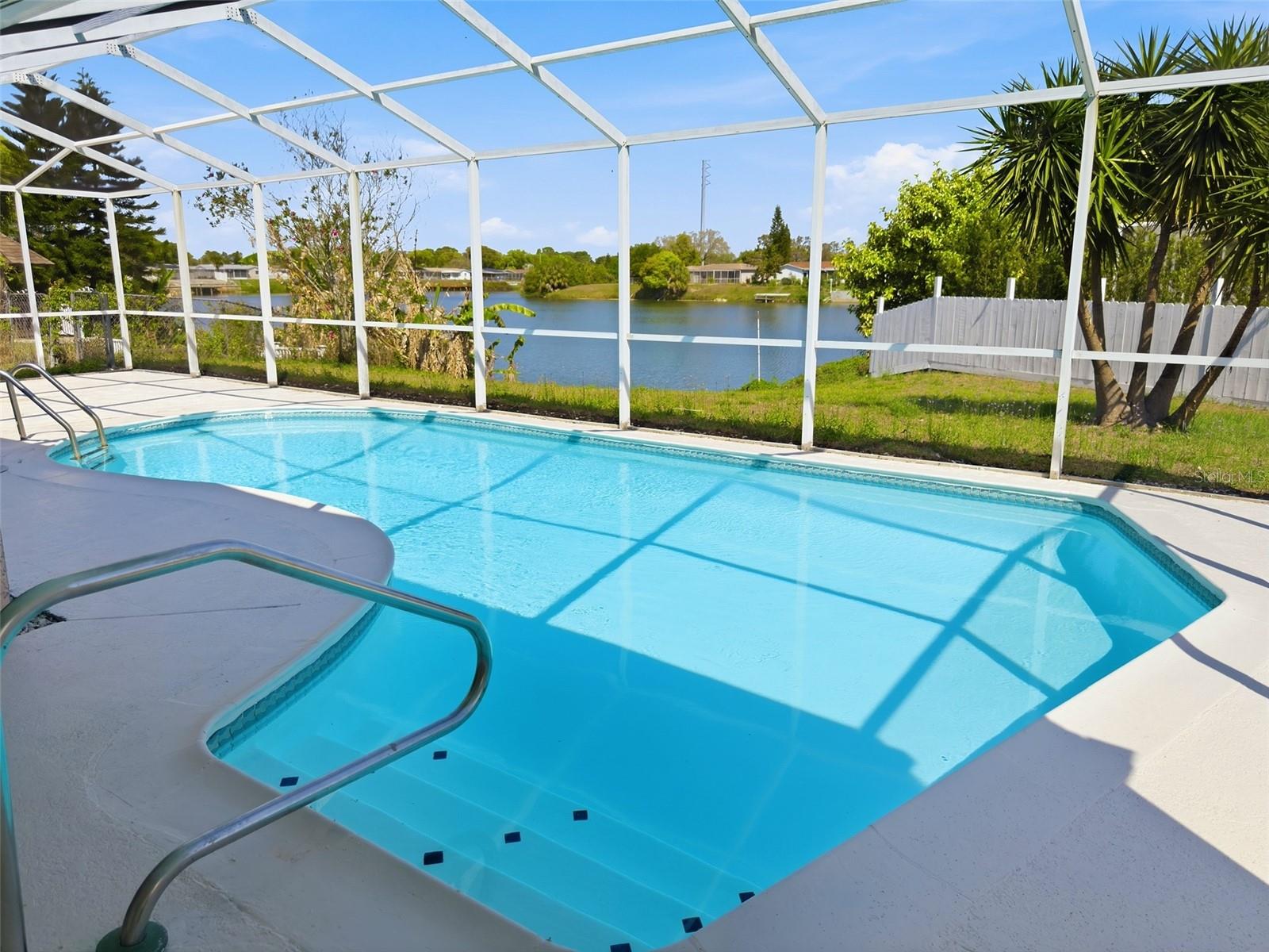 THE LAKES - Residential