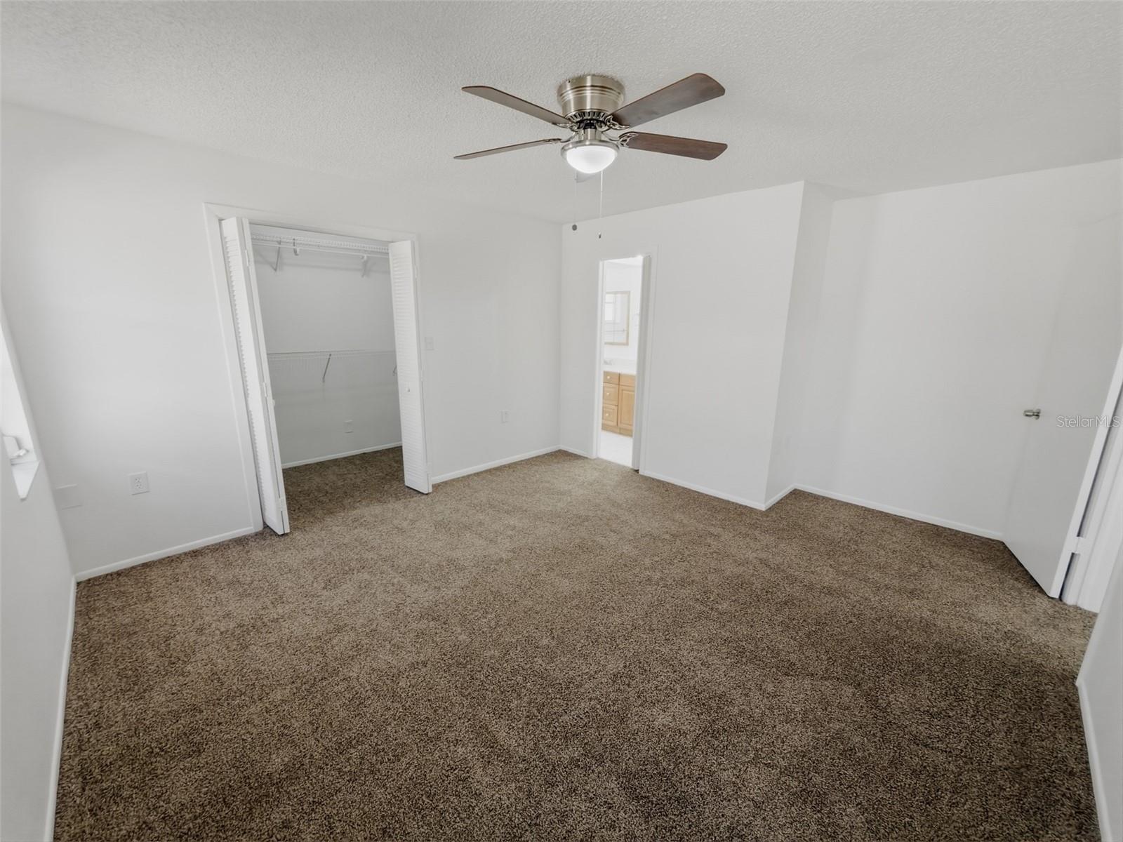 THE LAKES - Residential