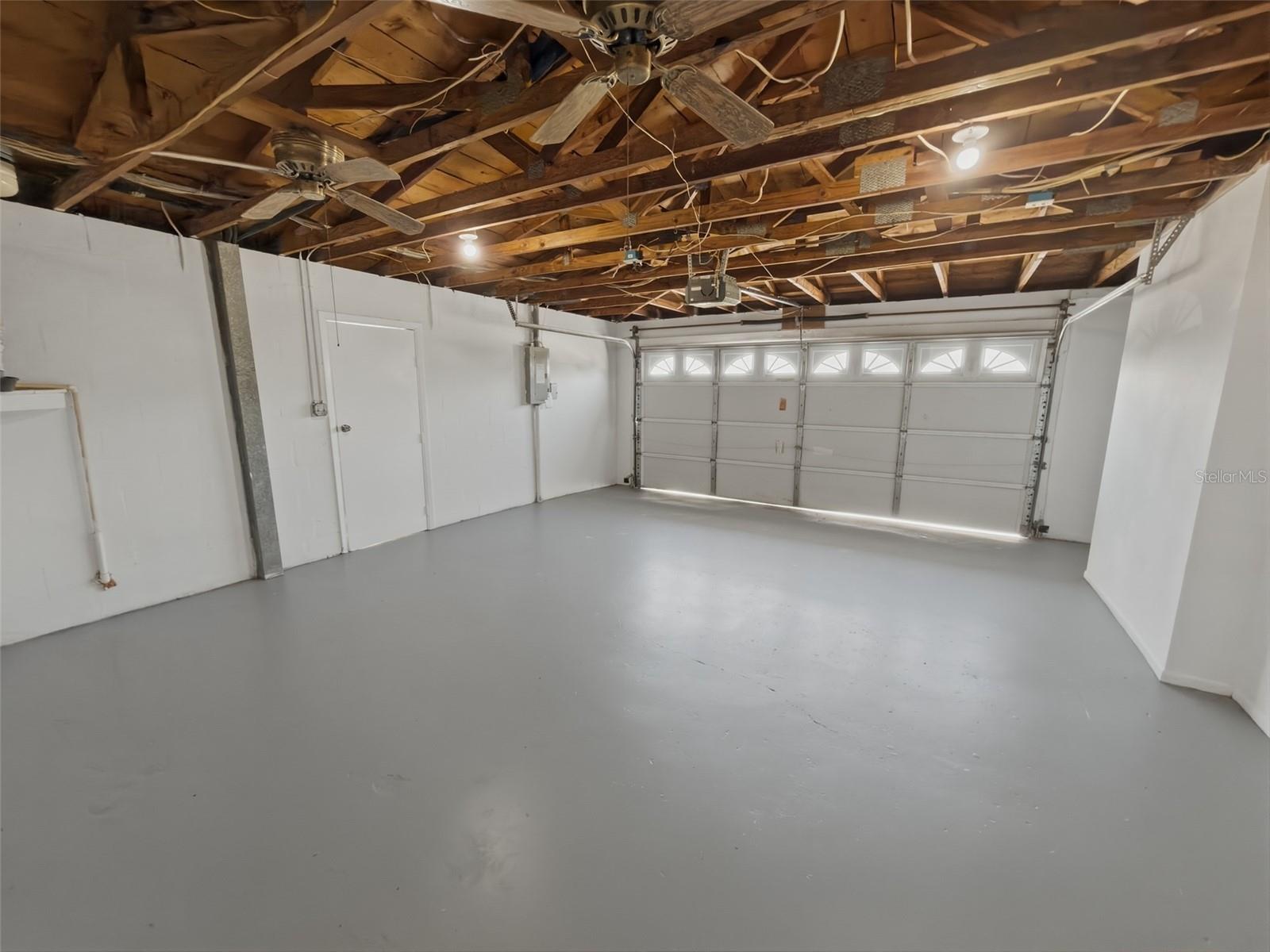 THE LAKES - Residential