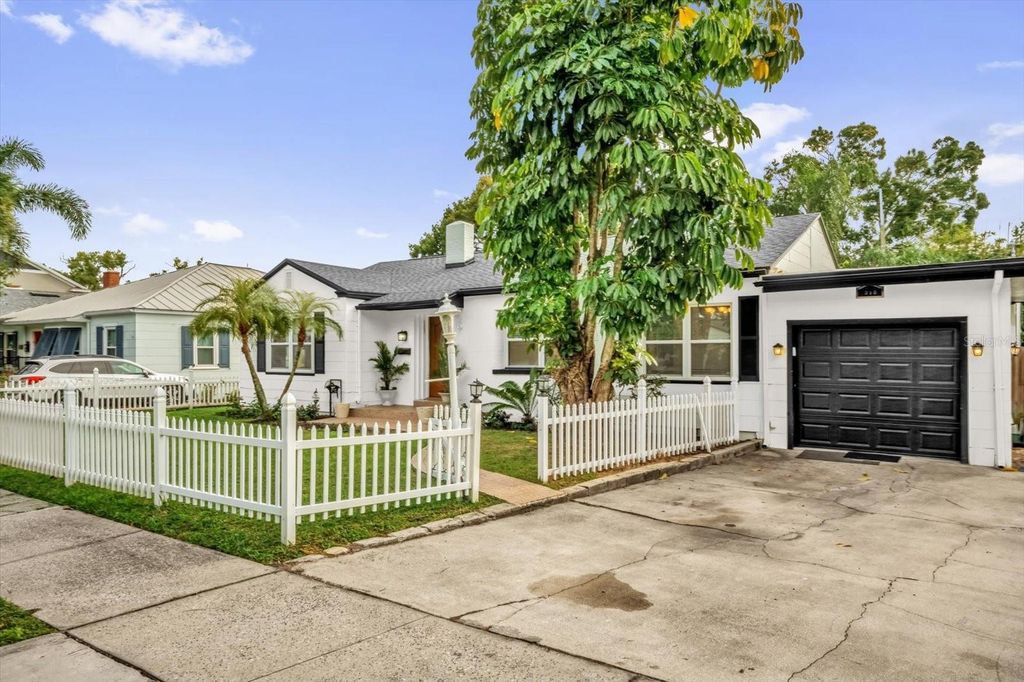 Photo of 918 W Smith Street, Orlando, FL 32804 (MLS # TB8449326)