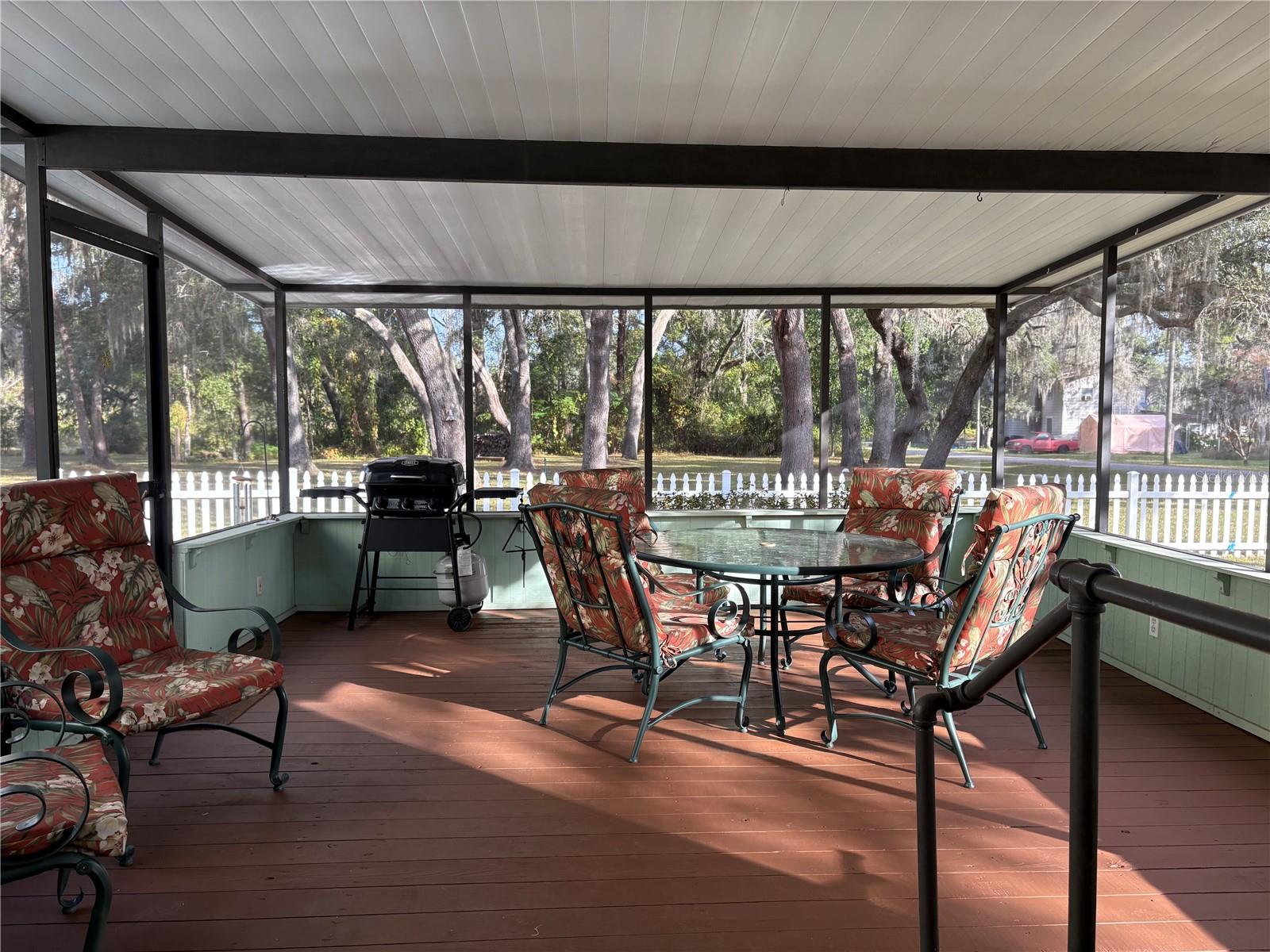 OAKWOOD PARK - Residential