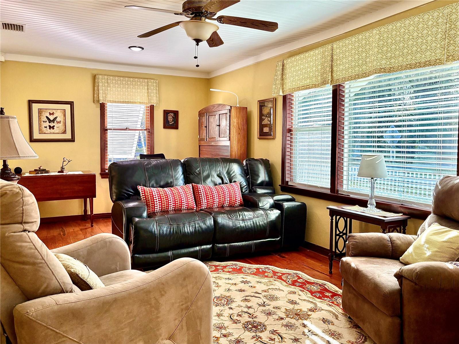 OAKWOOD PARK - Residential