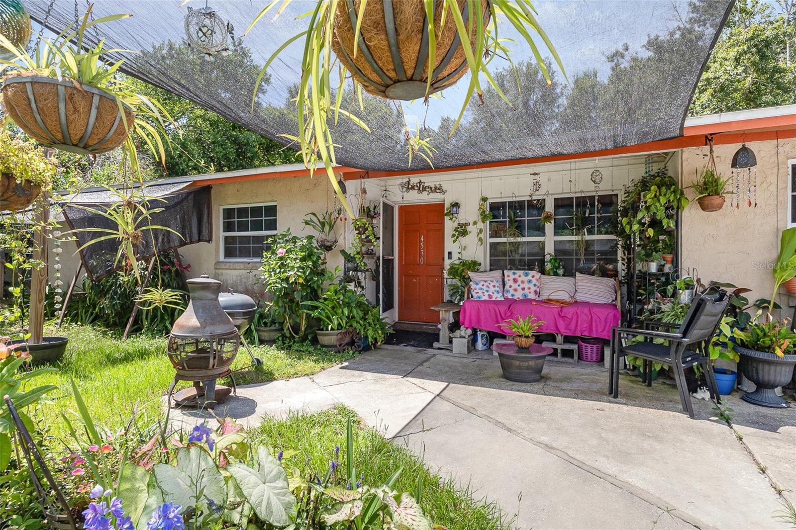 Welcome to this 3 bedroom 1.5 bath home. Kitchen, bathroom and flooring in open areas remodeled in 2022. Large covered screened in lanai. No HOA or CDD fees.