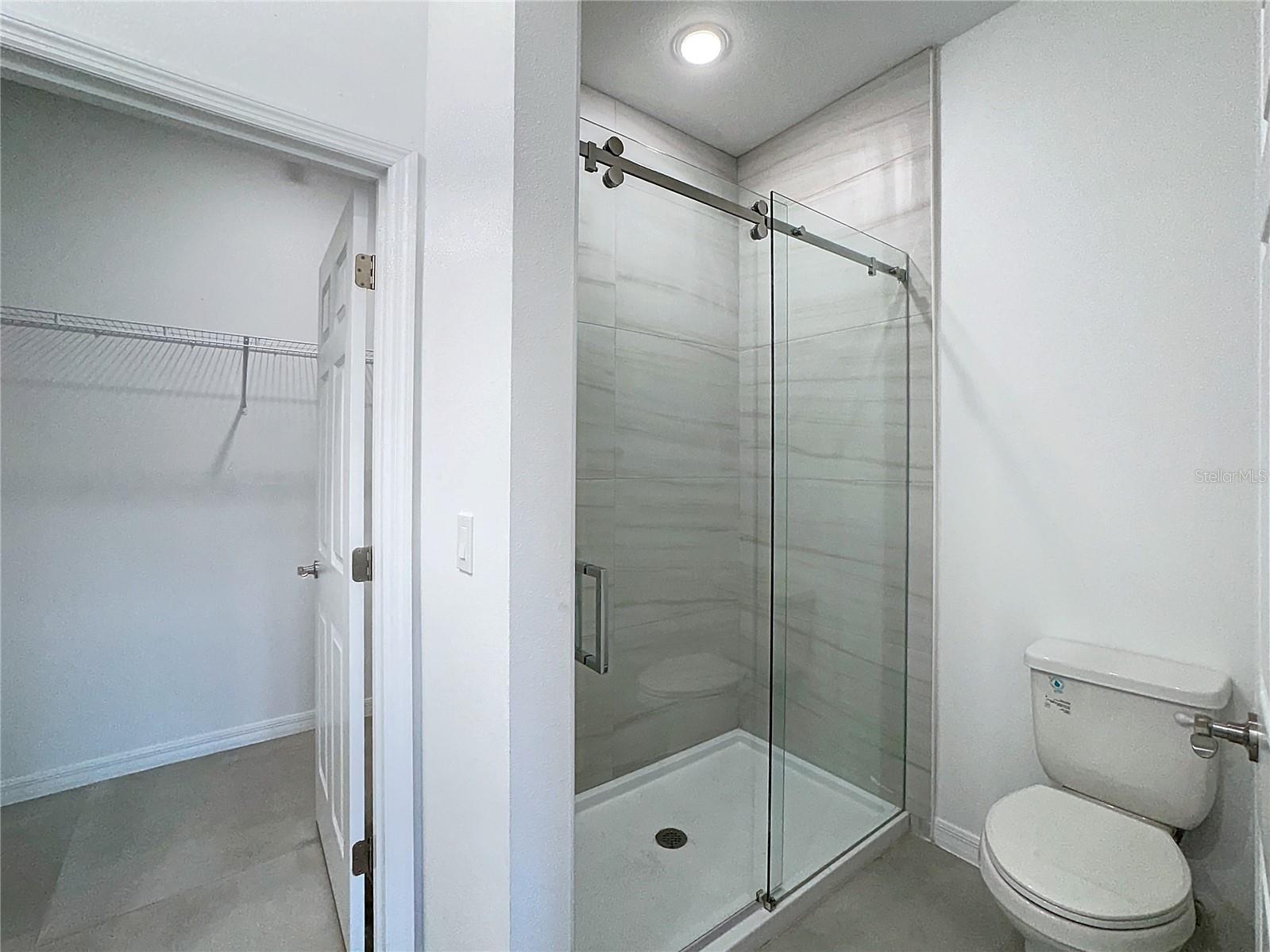 BARTON COURT - Residential Lease