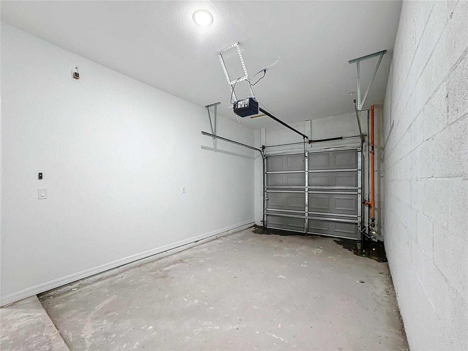 BARTON COURT - Residential Lease