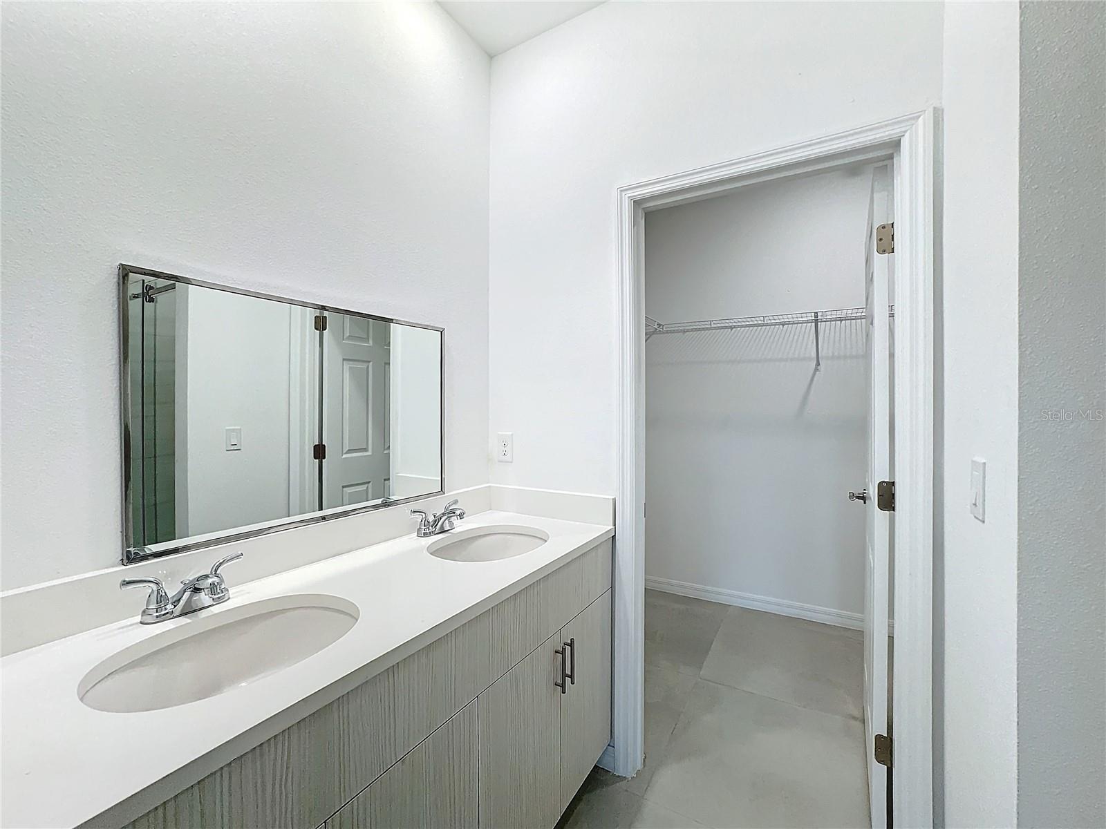 BARTON COURT - Residential Lease