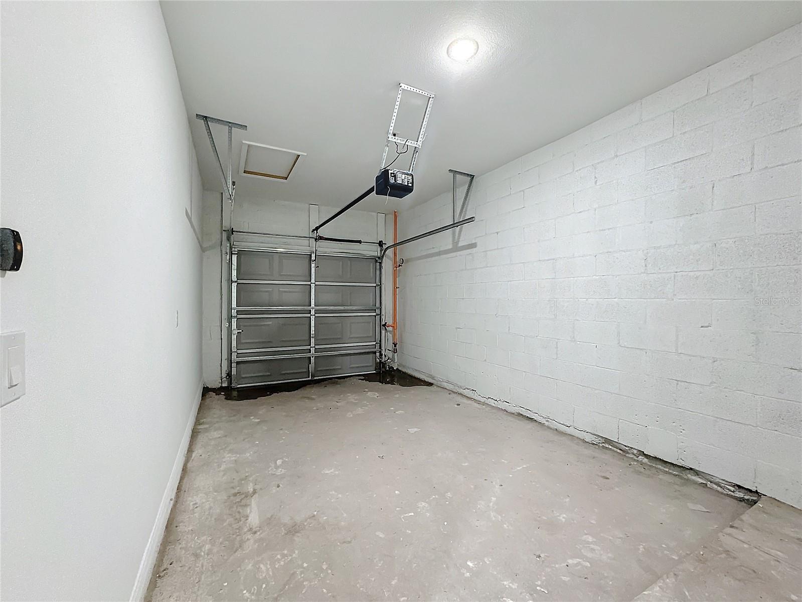 BARTON COURT - Residential Lease