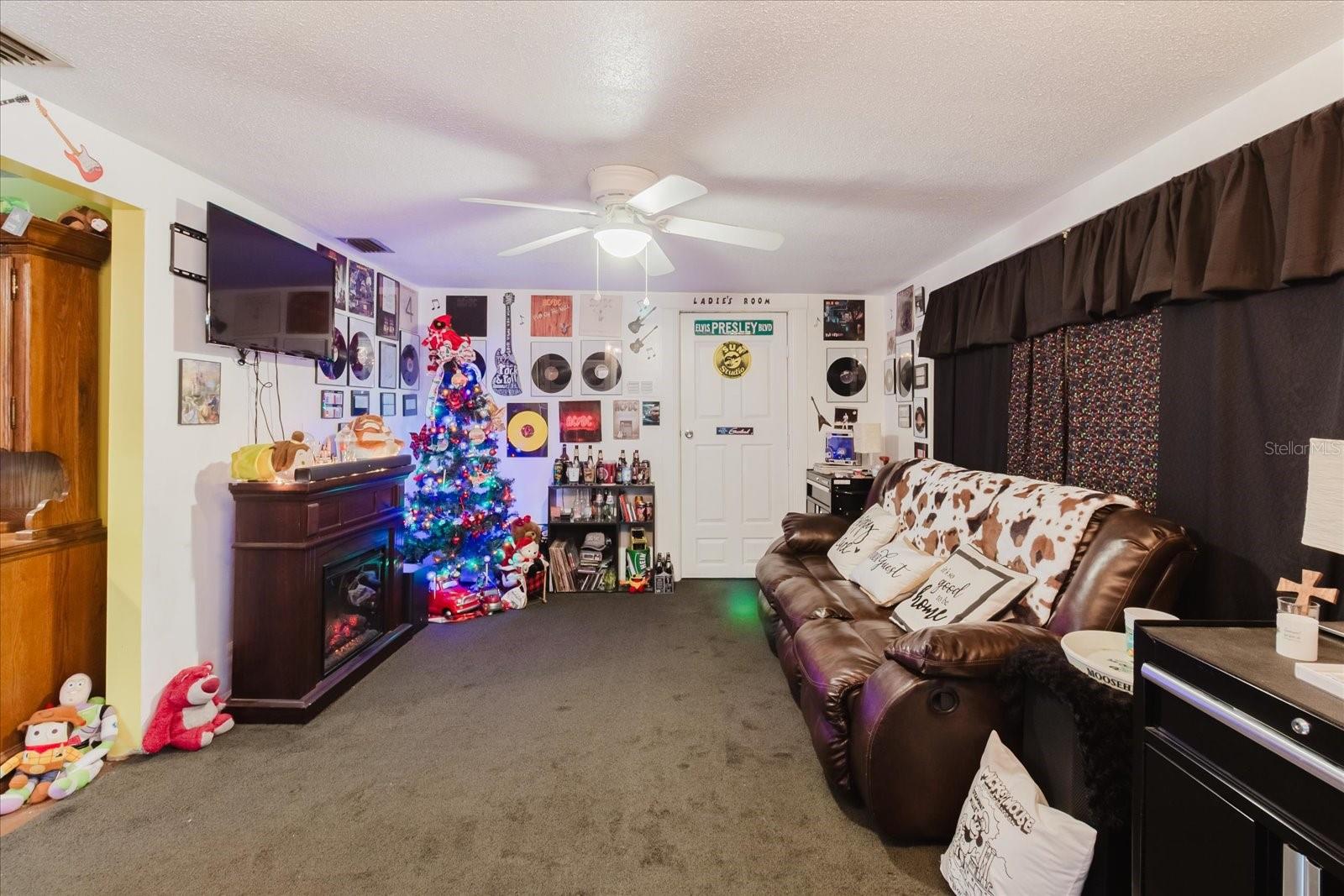 REGENCY PARK - Residential