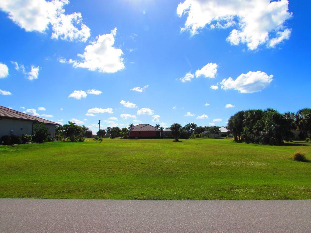 PUNTA GORDA ISLES SEC 21 - Land