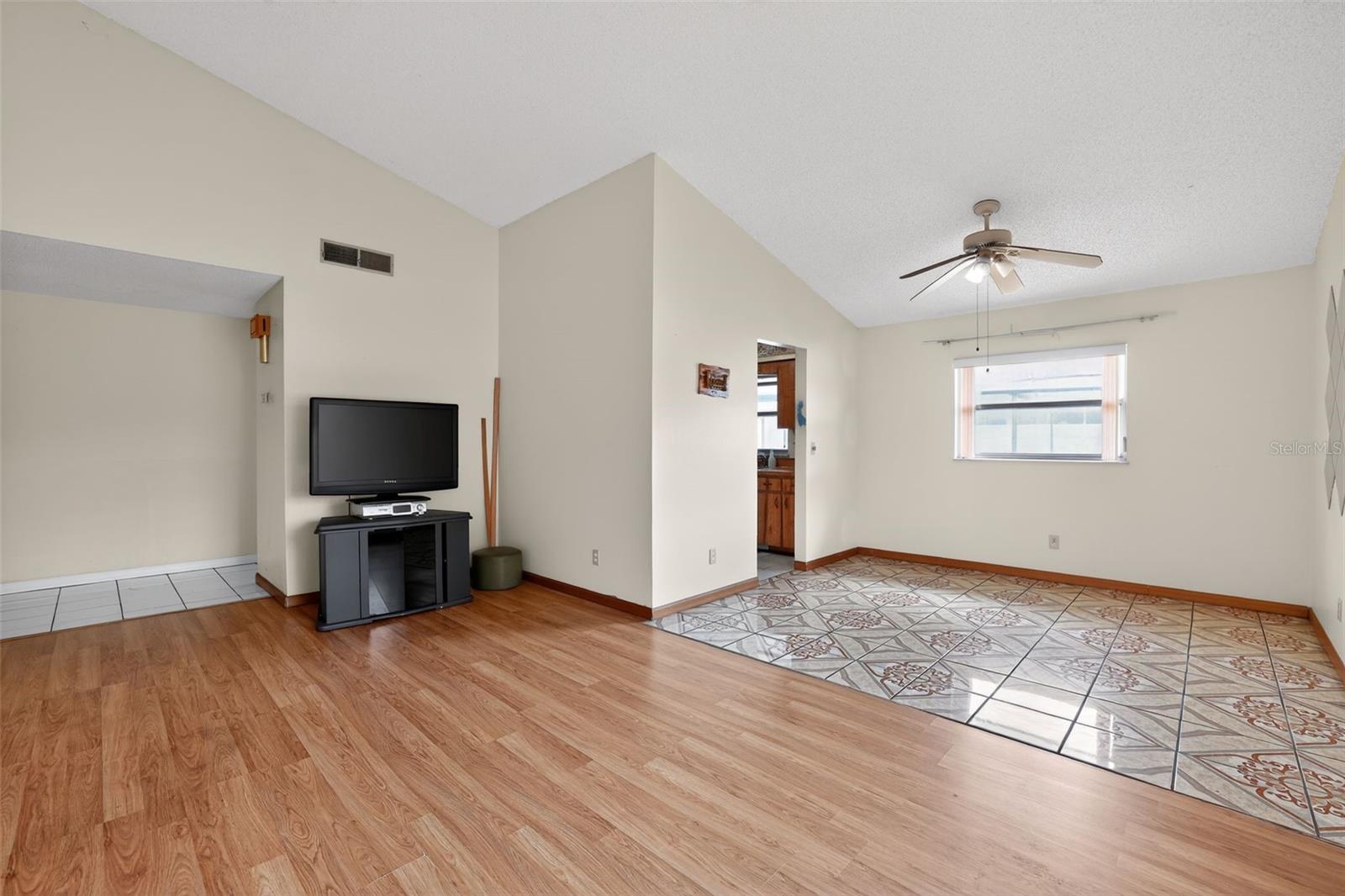 BRANDON GROVES SEC ONE - Residential