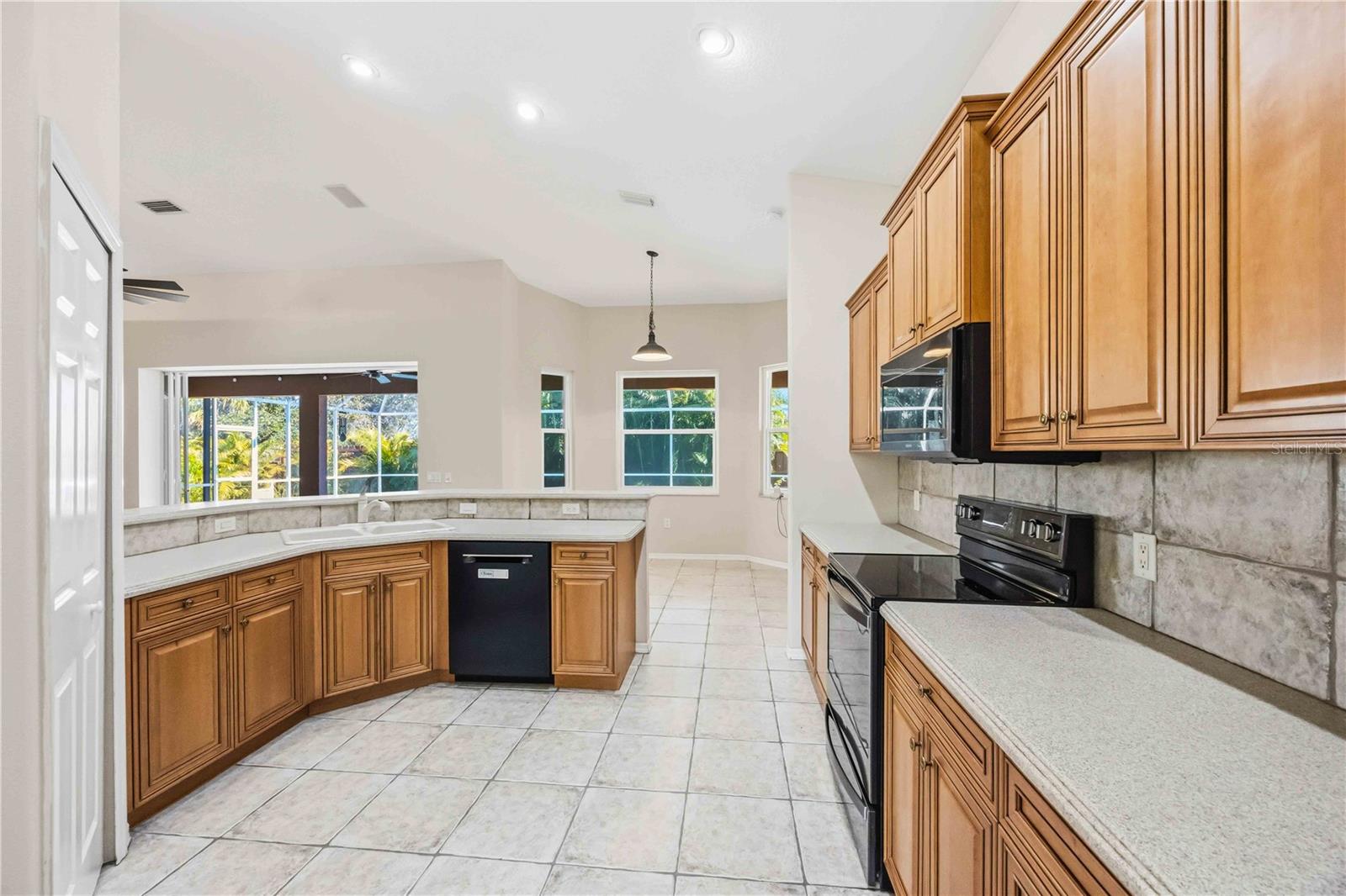 MAGNOLIA POND - Residential