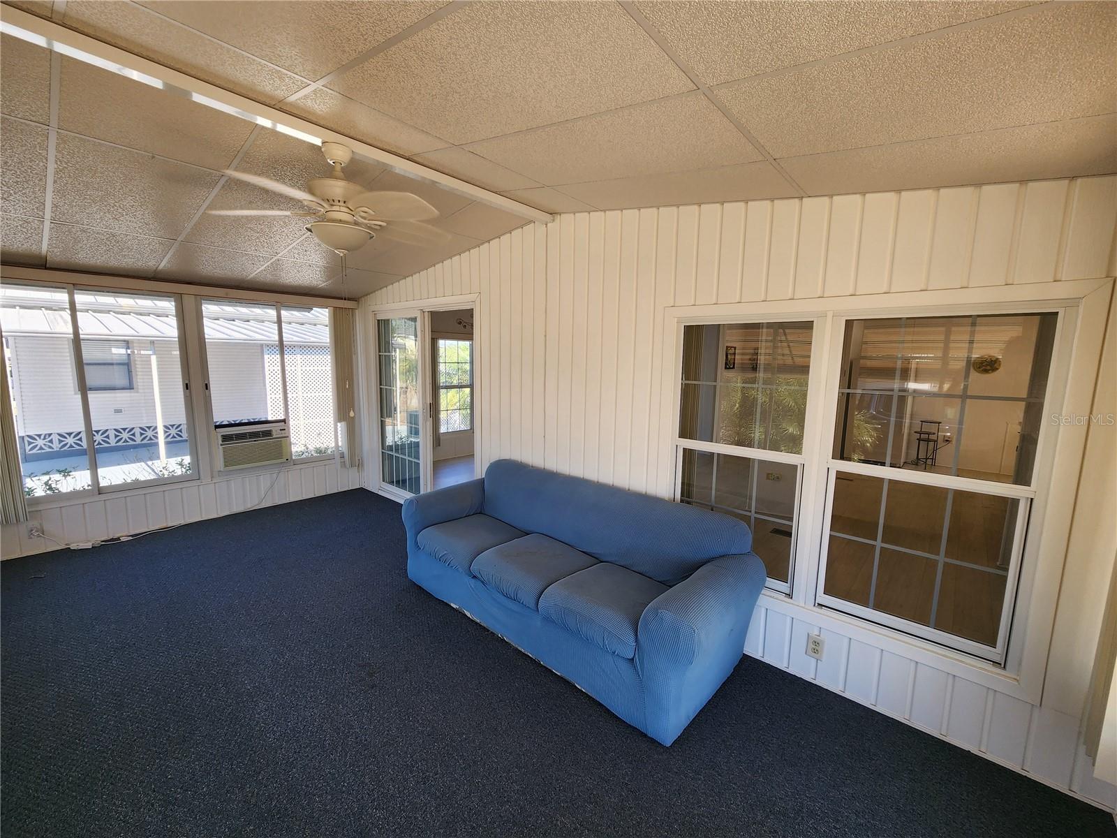 PALM LAKE ESTATES - Residential