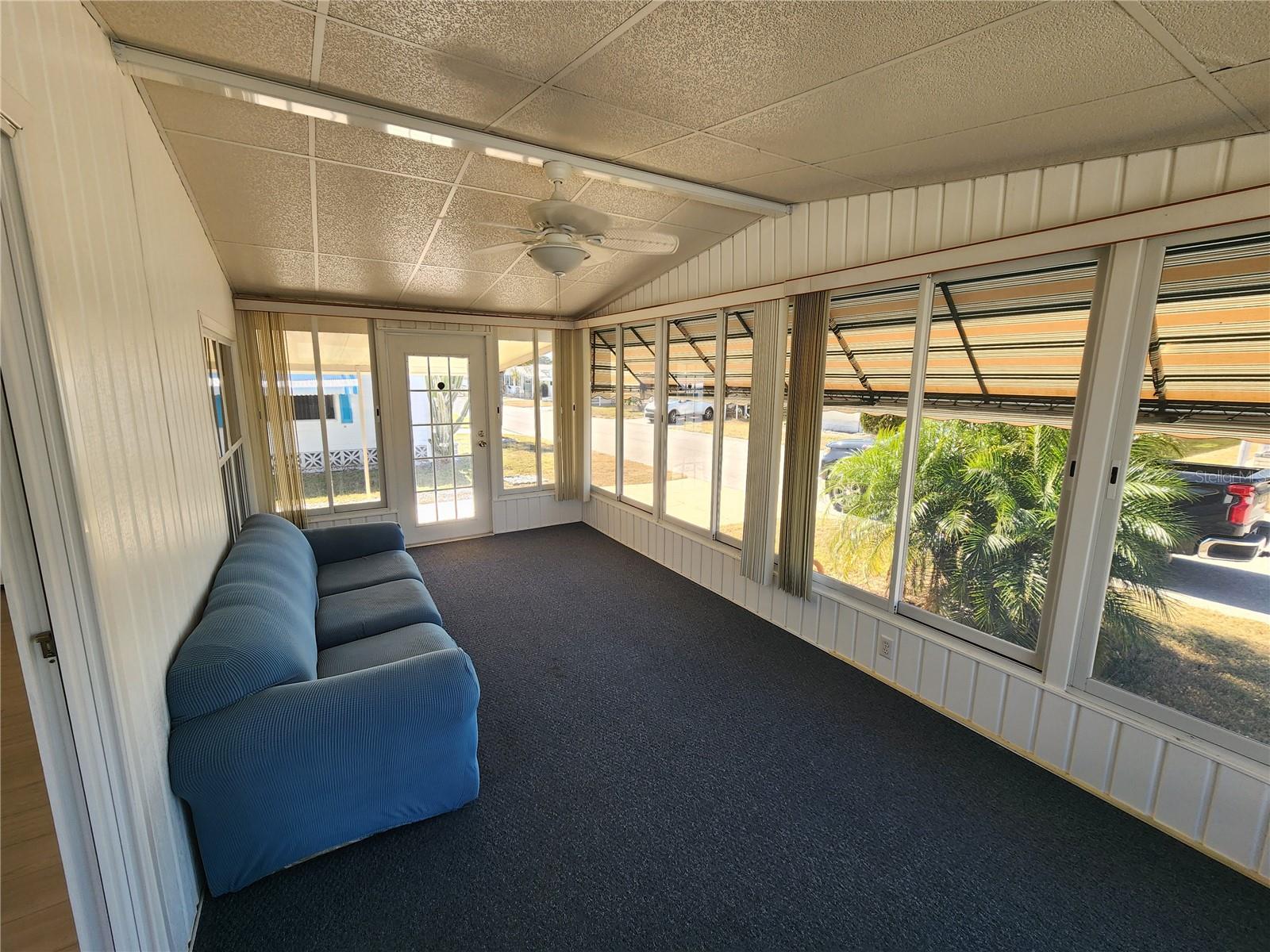 PALM LAKE ESTATES - Residential