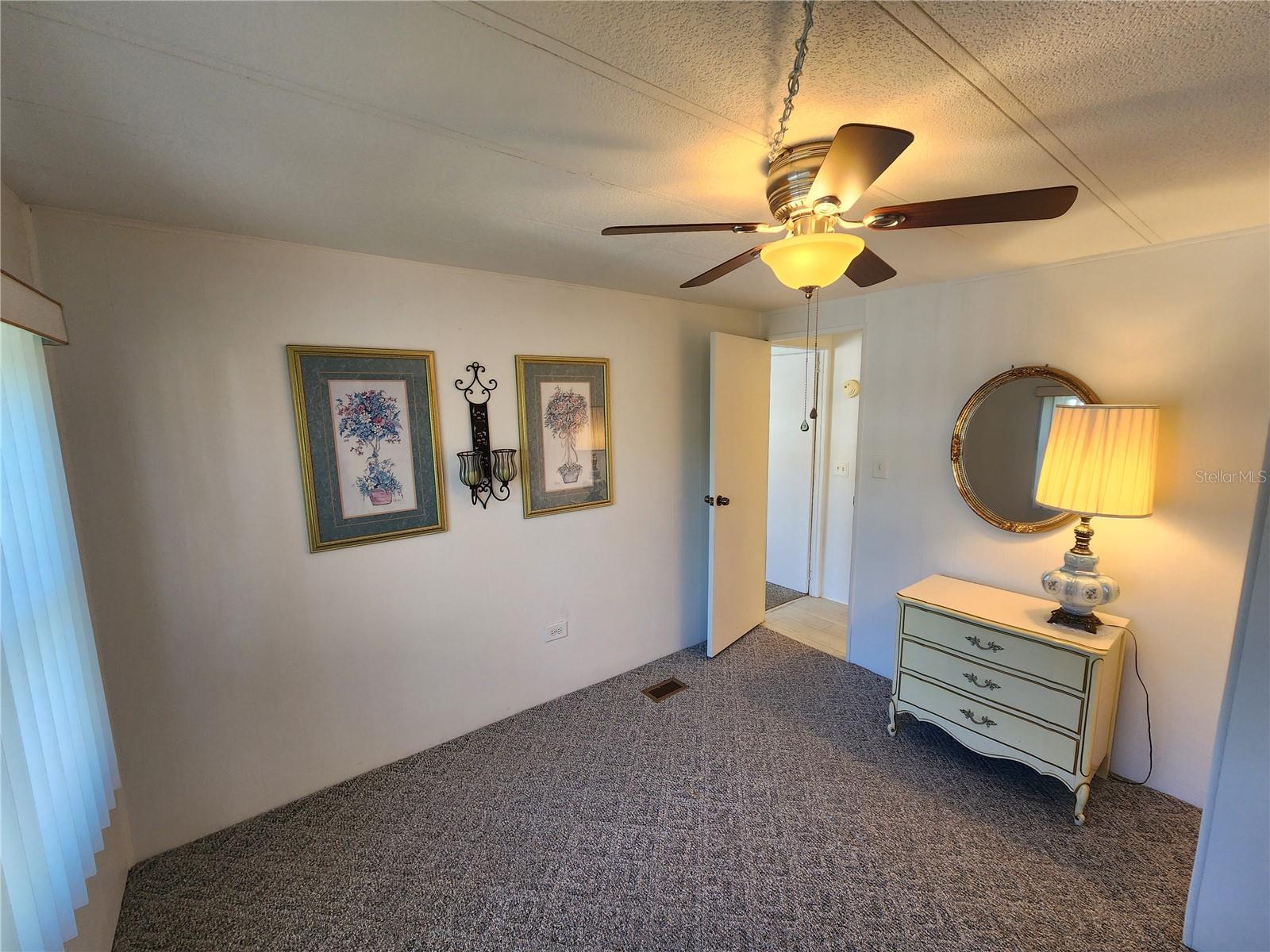 PALM LAKE ESTATES - Residential