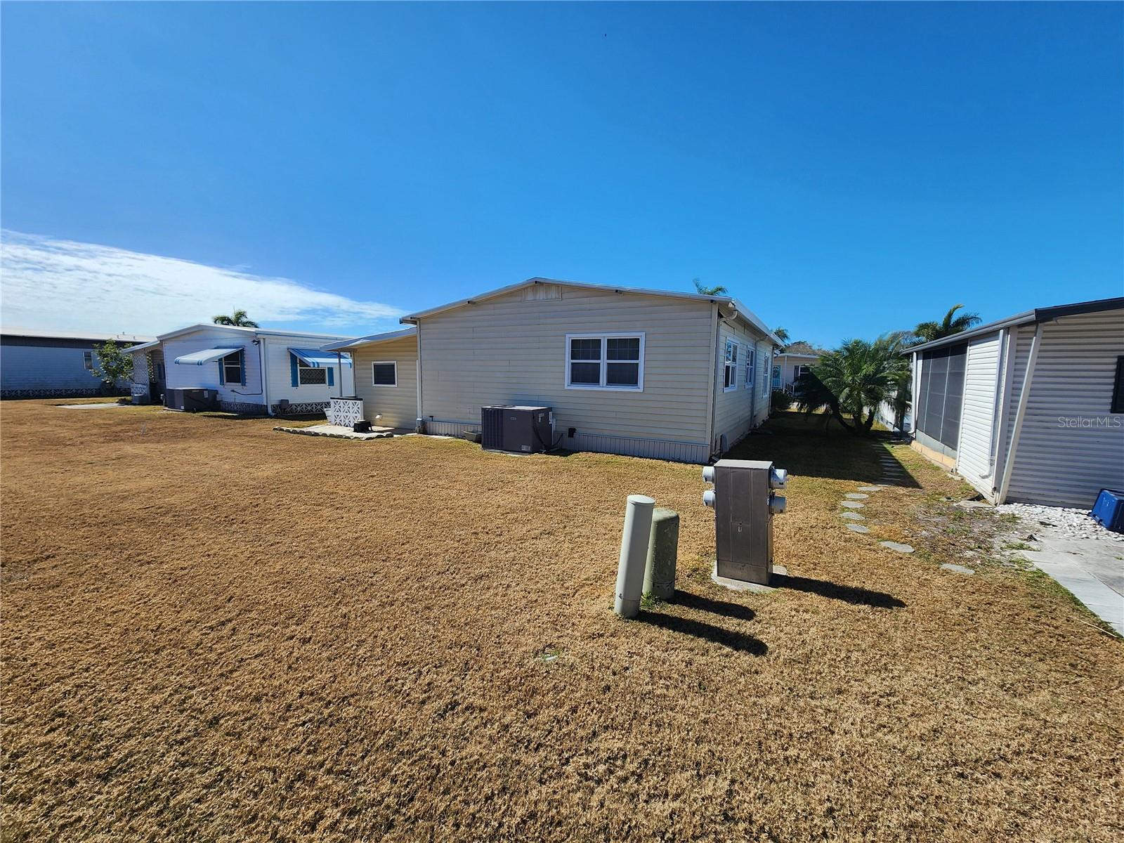 PALM LAKE ESTATES - Residential